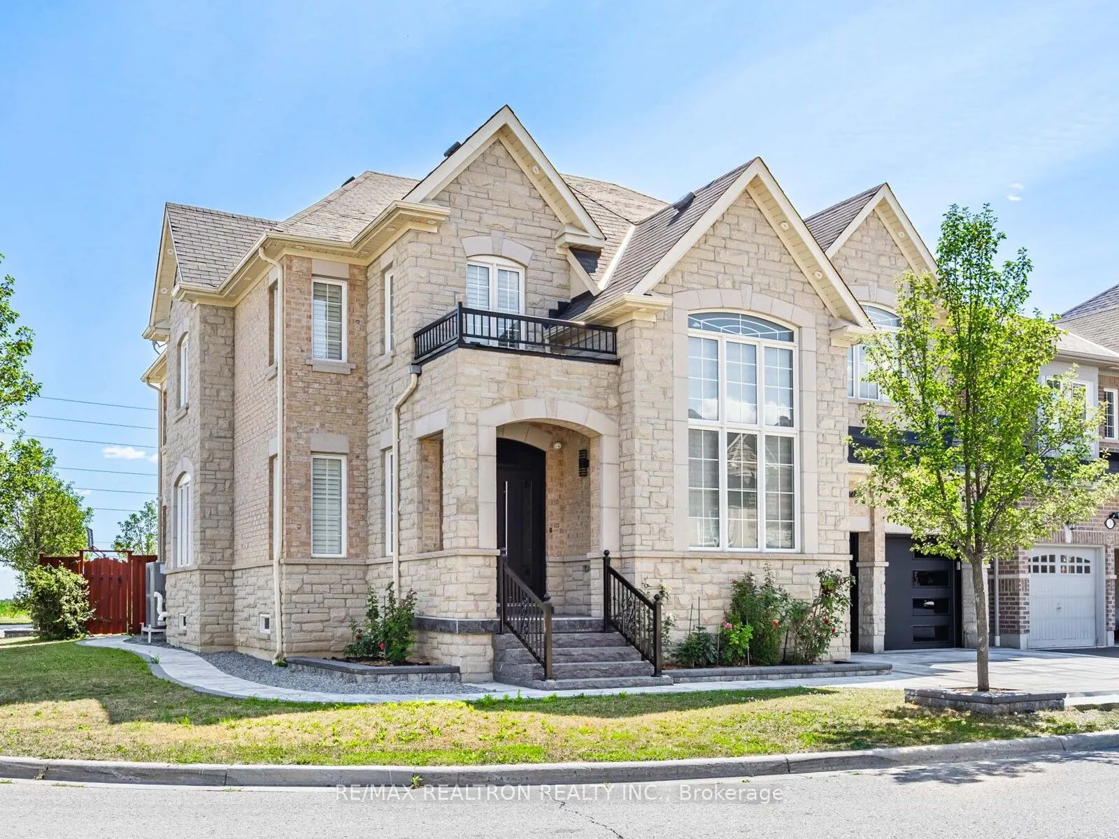 7 Aquilina Court