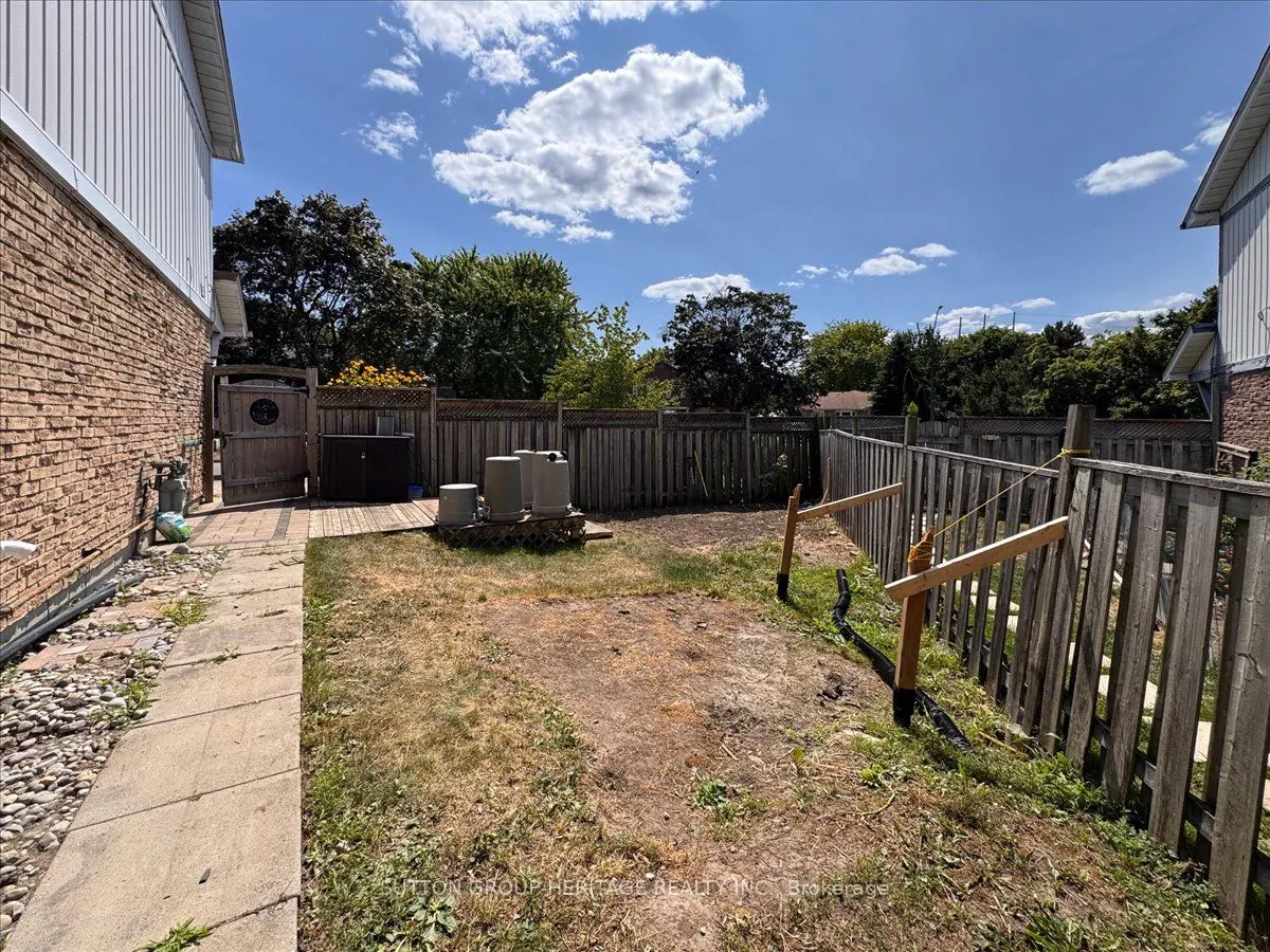 611 Dorchester Drive
