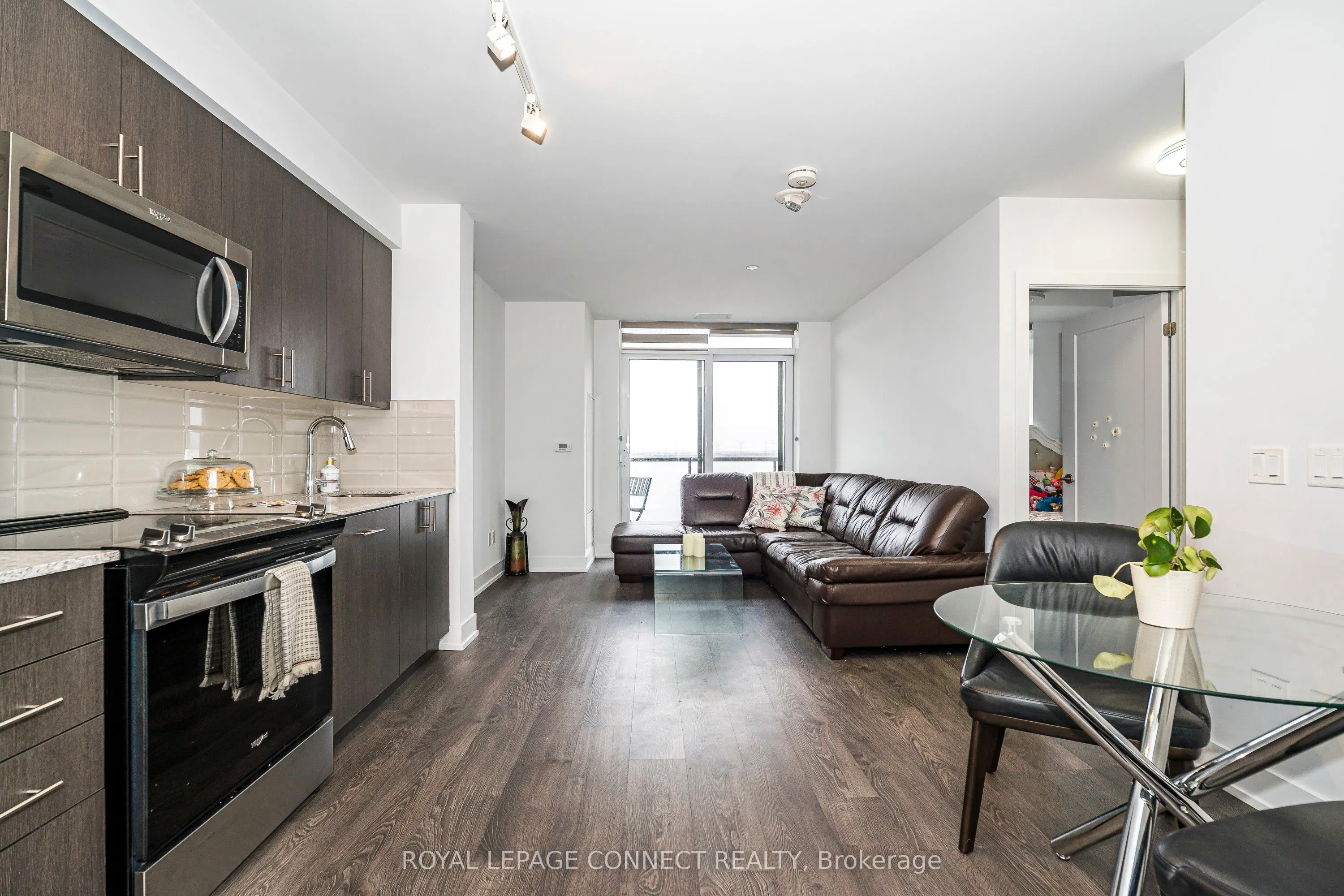 2550 Simcoe Street N, #718