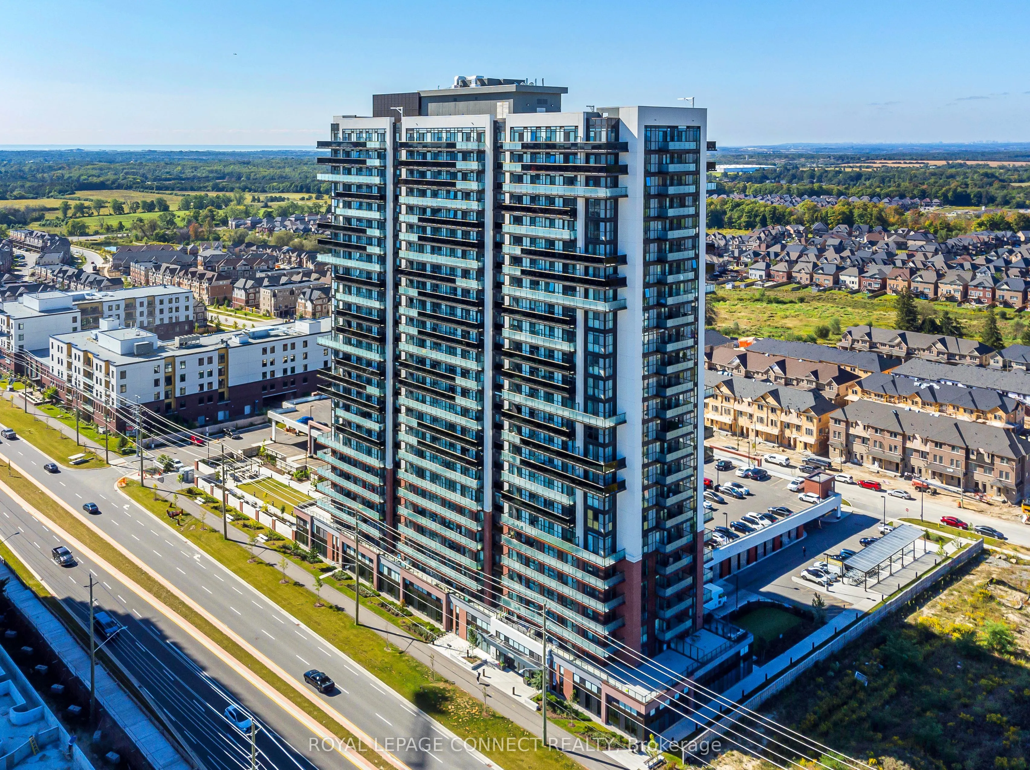 2550 Simcoe Street N, #718