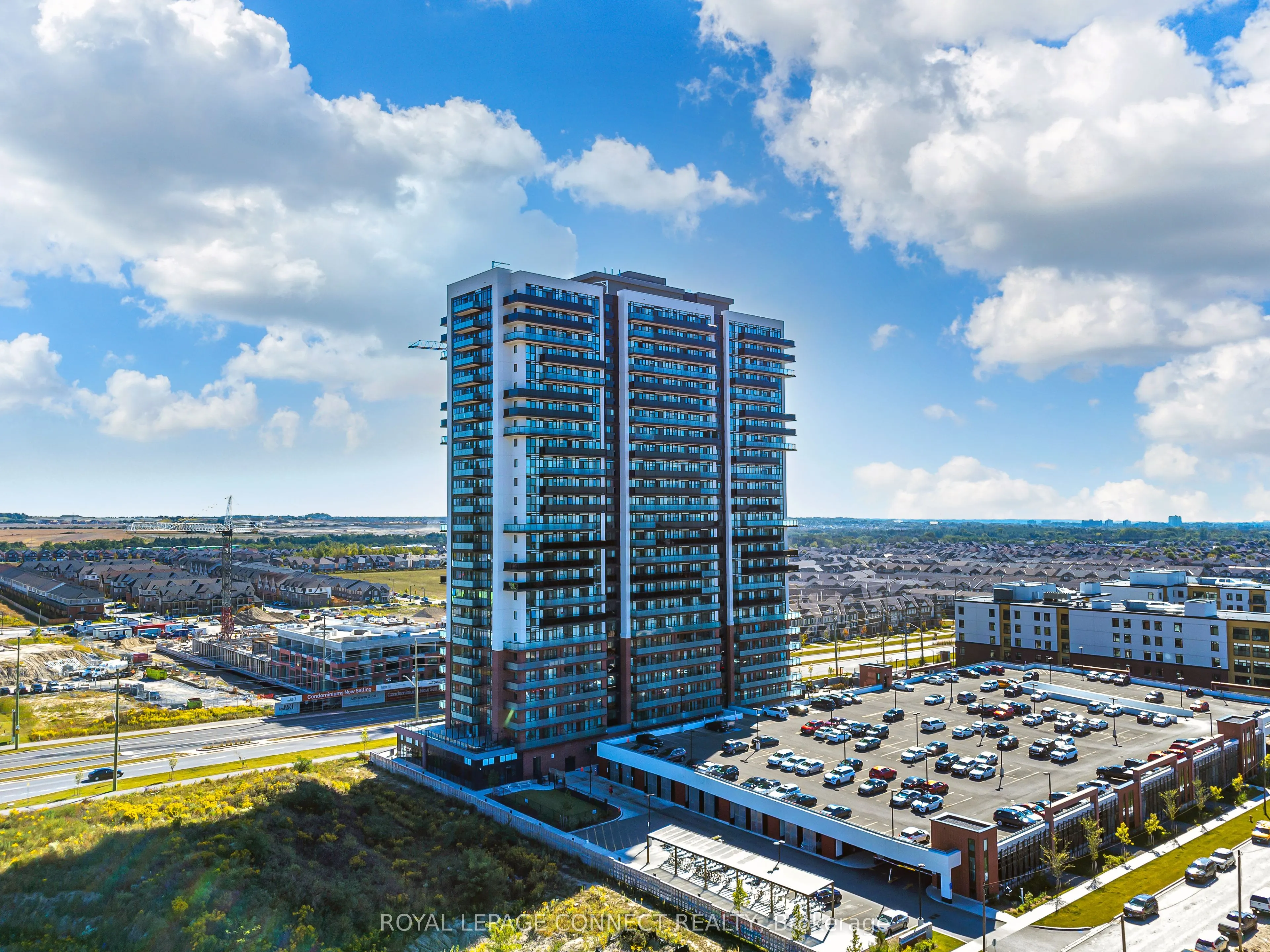 2550 Simcoe Street N, #718