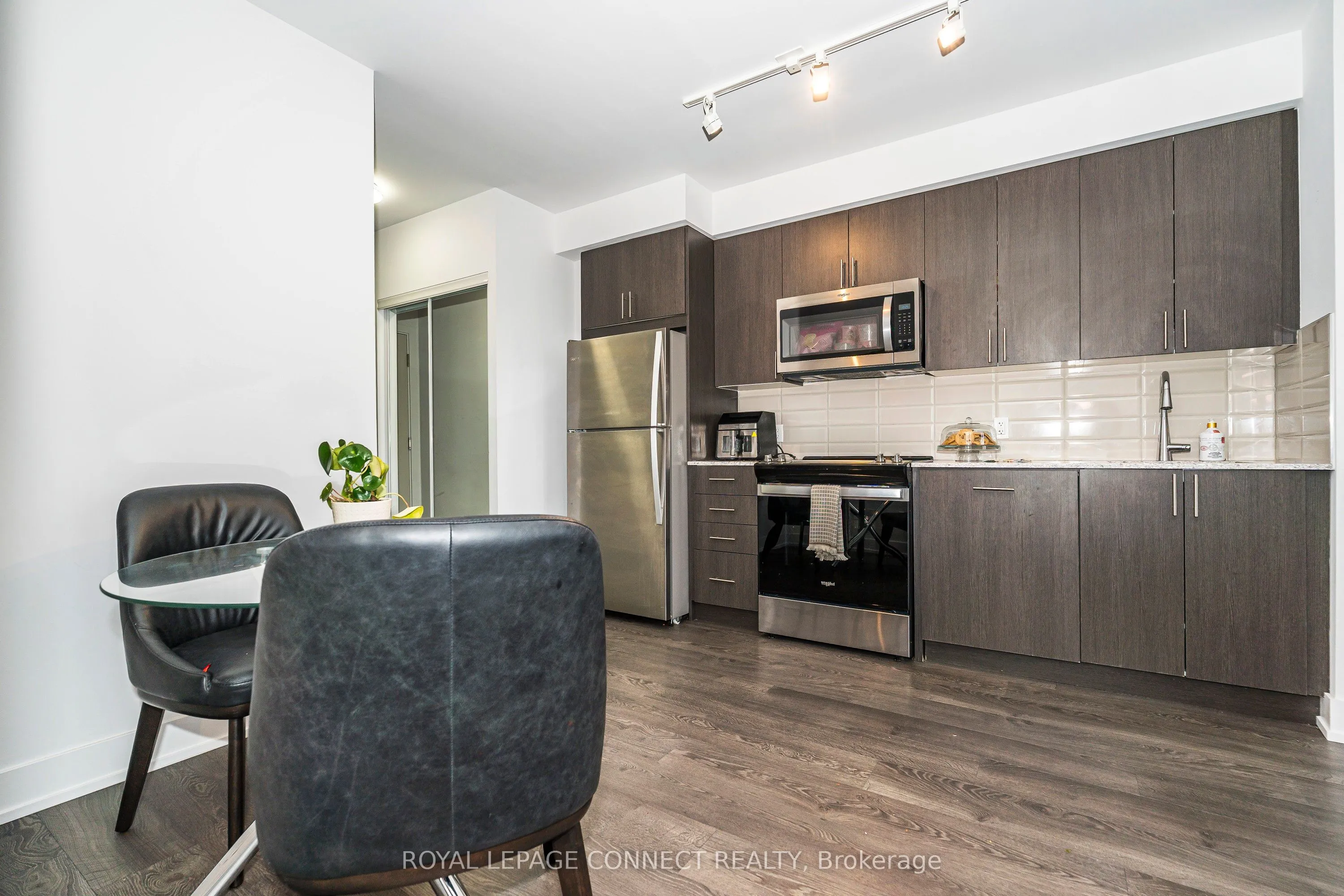 2550 Simcoe Street N, #718