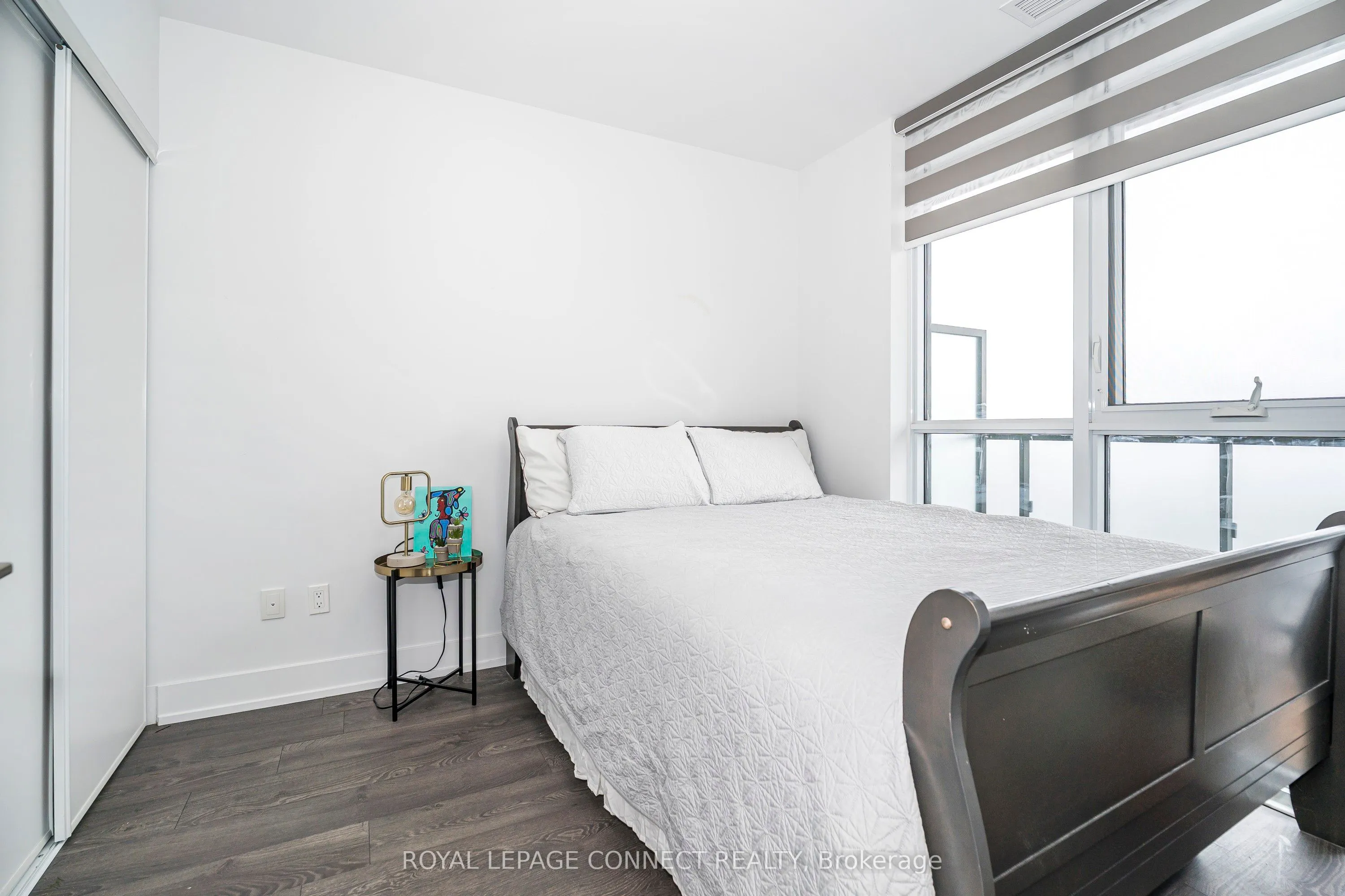 2550 Simcoe Street N, #718