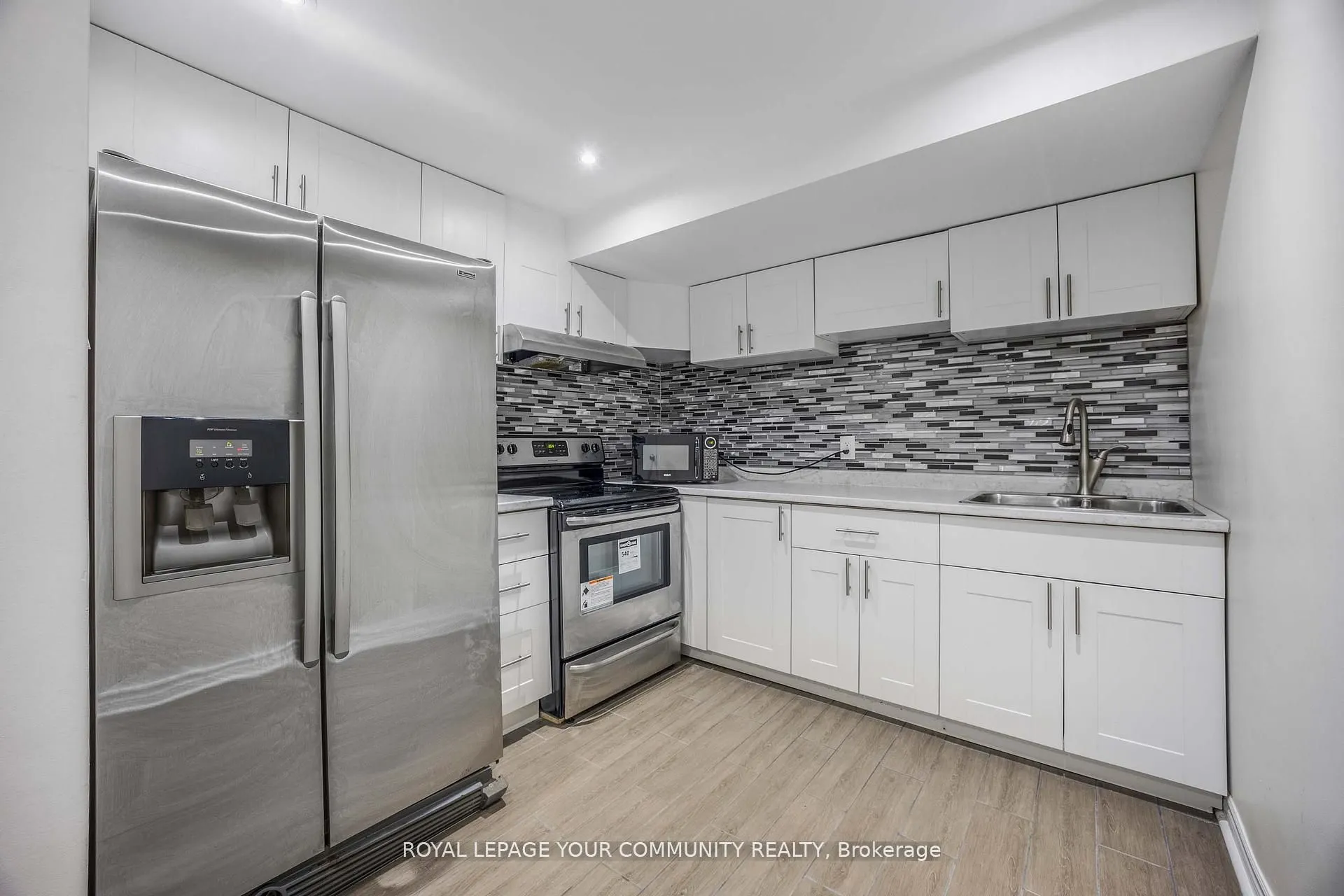 261 Hoover Drive W