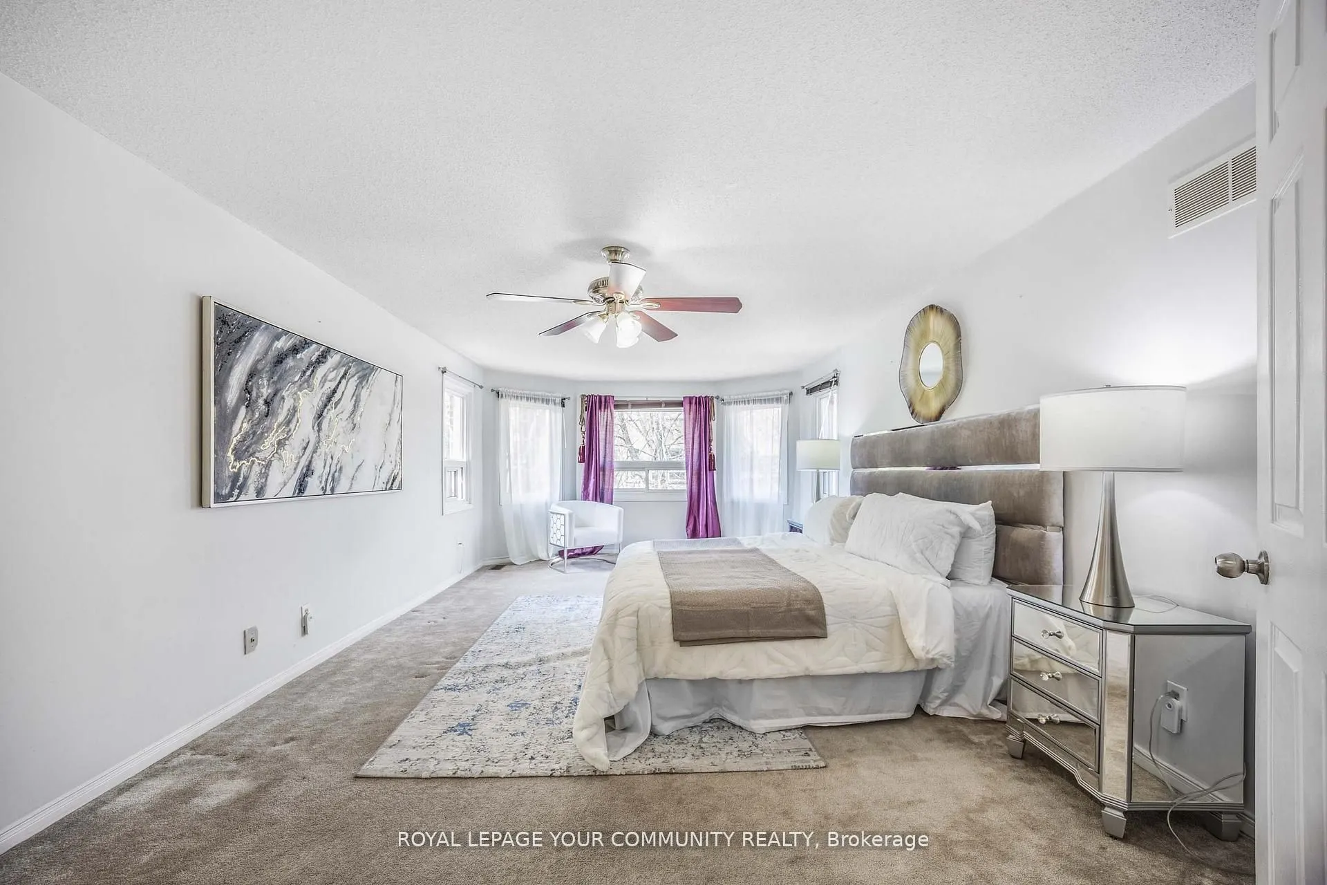 261 Hoover Drive W