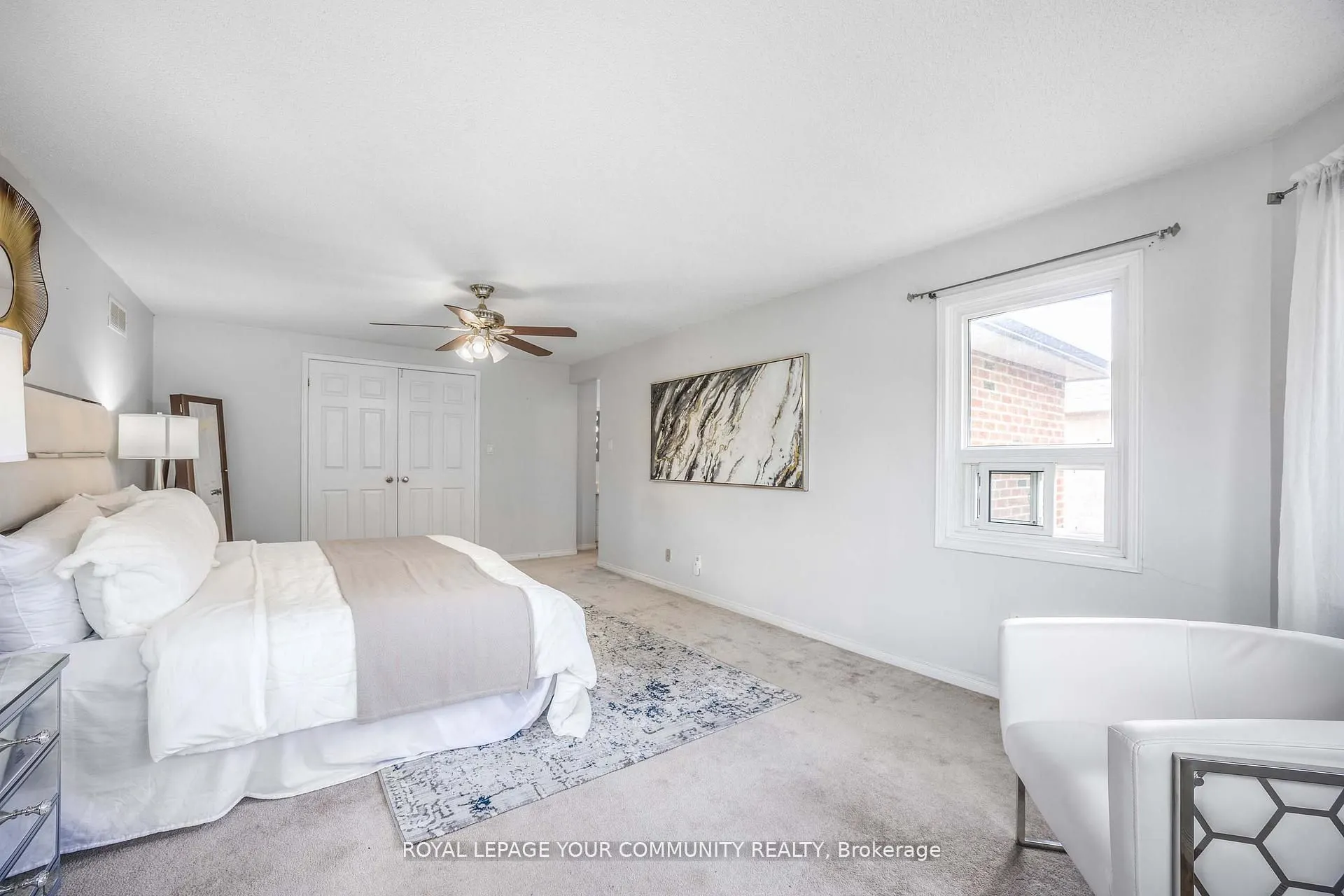 261 Hoover Drive W