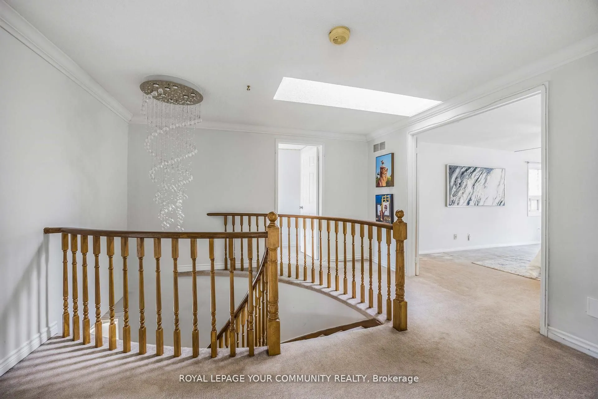 261 Hoover Drive W