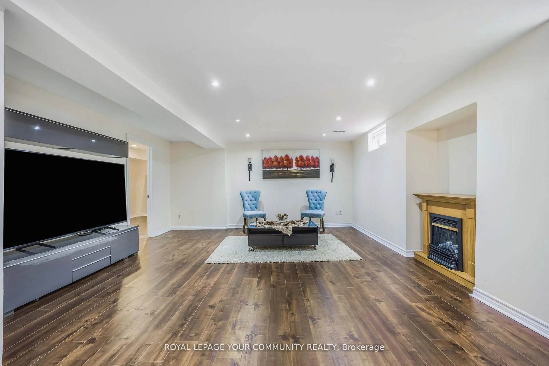 261 Hoover Drive W