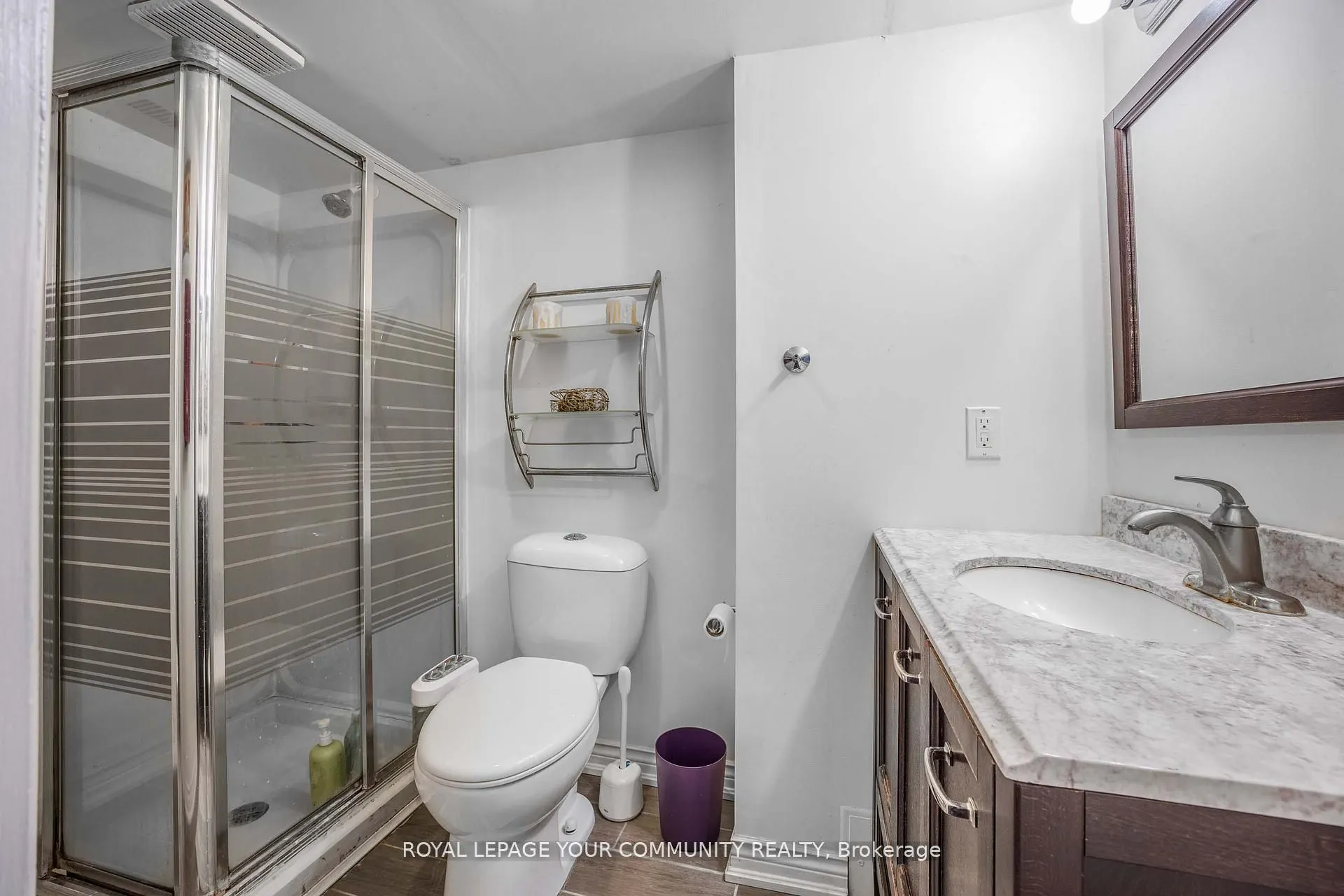 261 Hoover Drive W