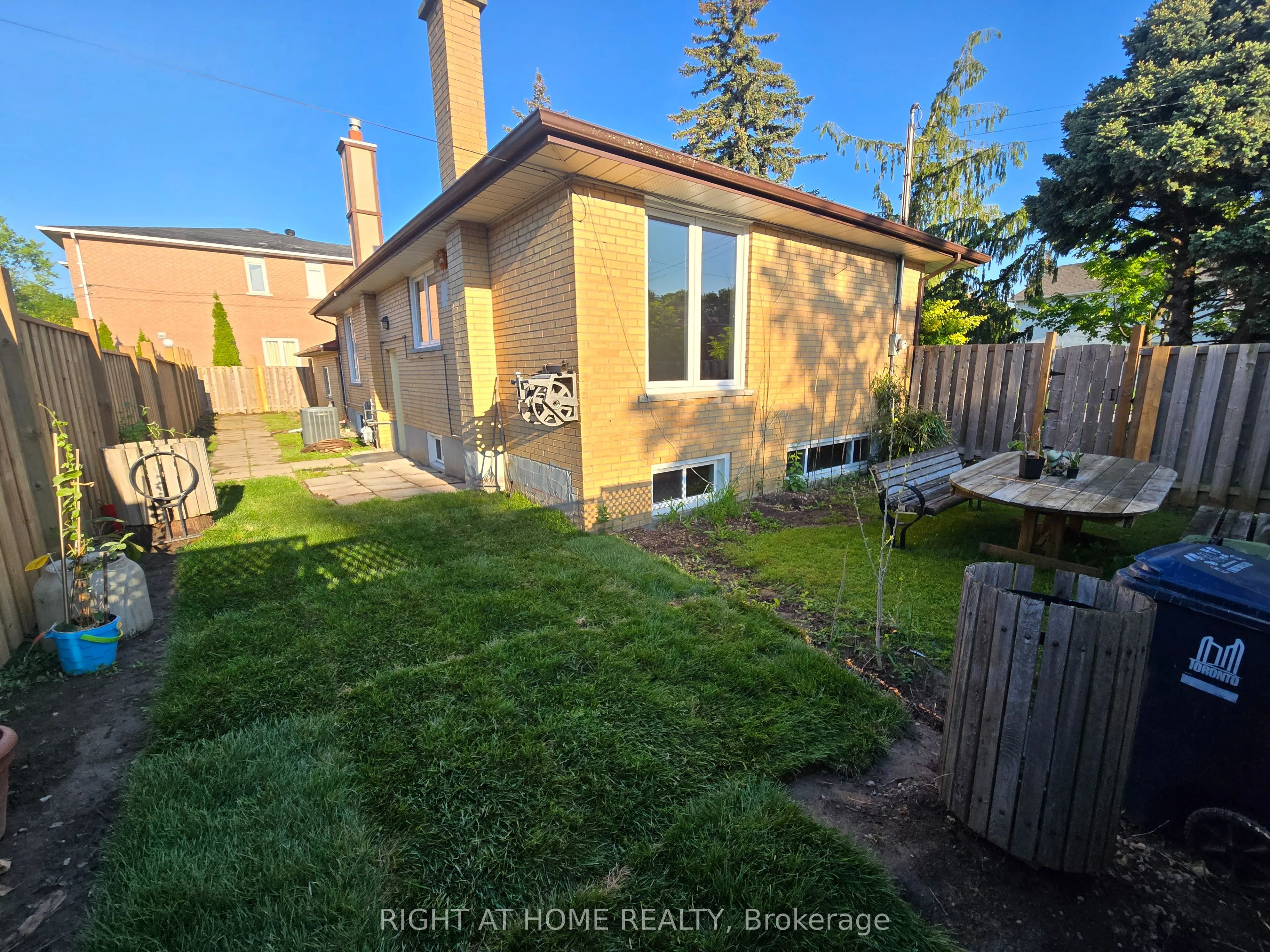 2 Emmeline Crescent