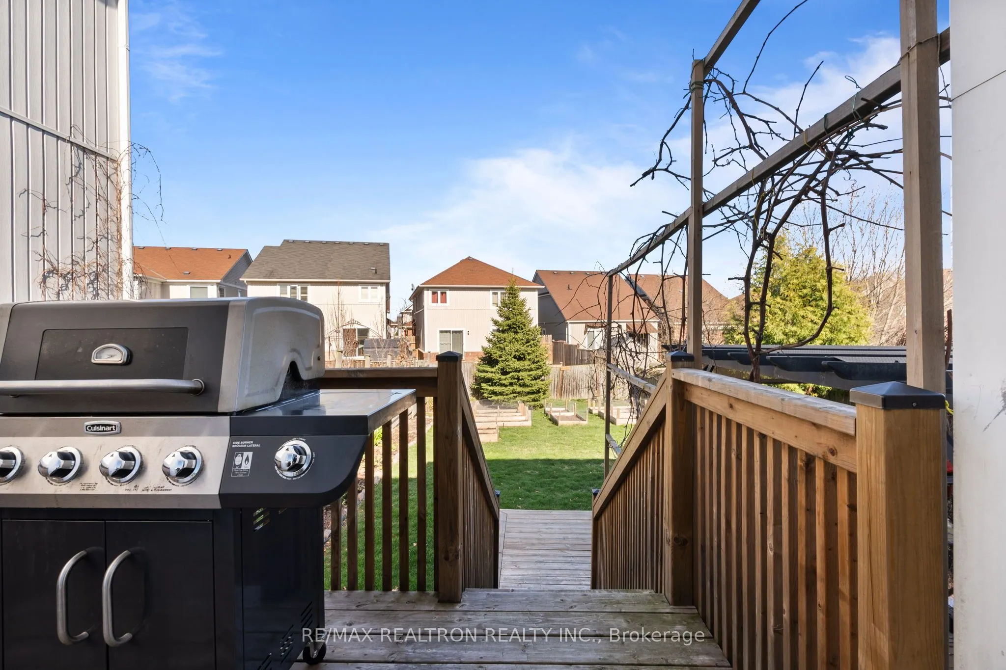 1308 Ashgrove Crescent