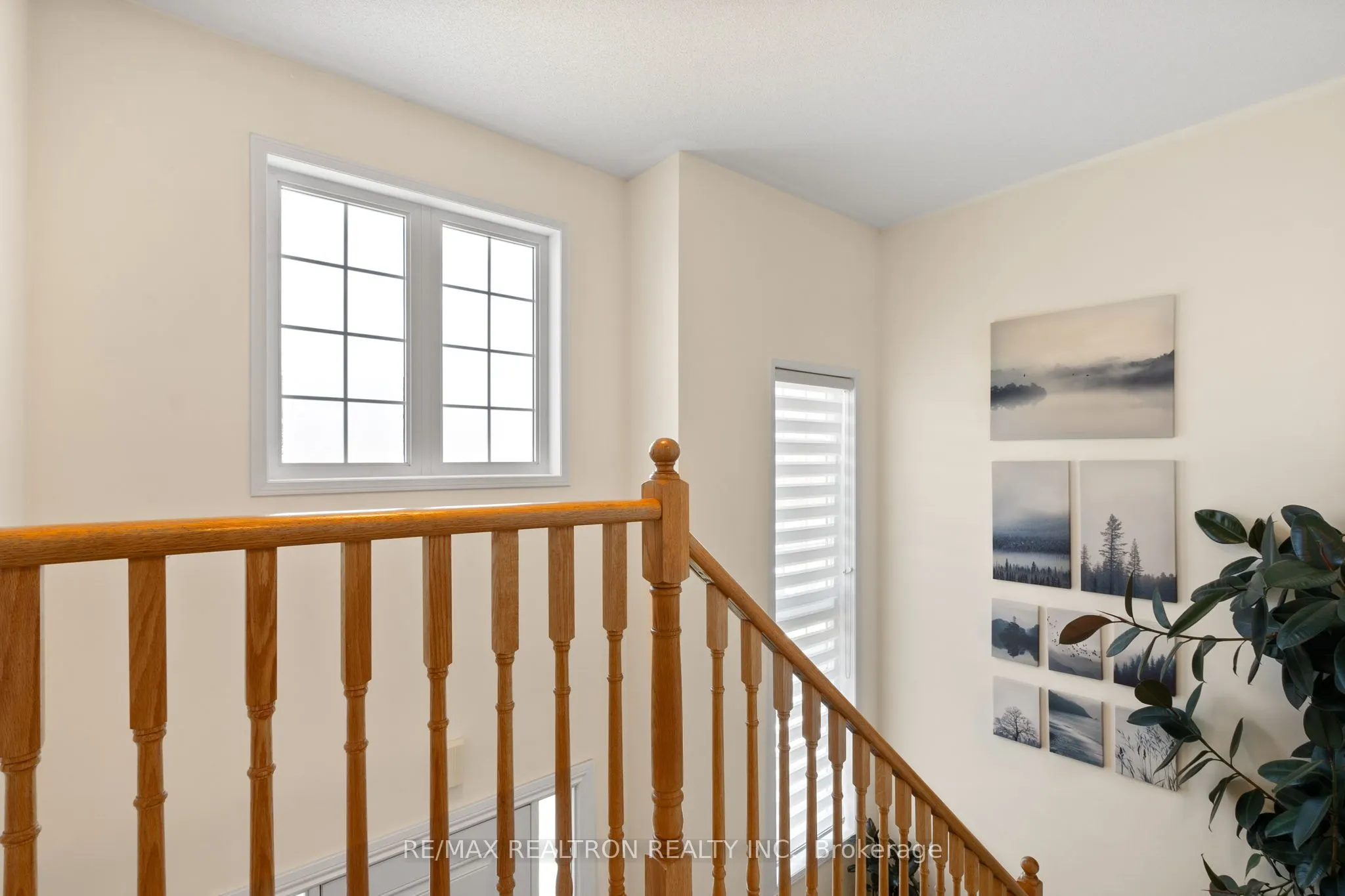 1308 Ashgrove Crescent