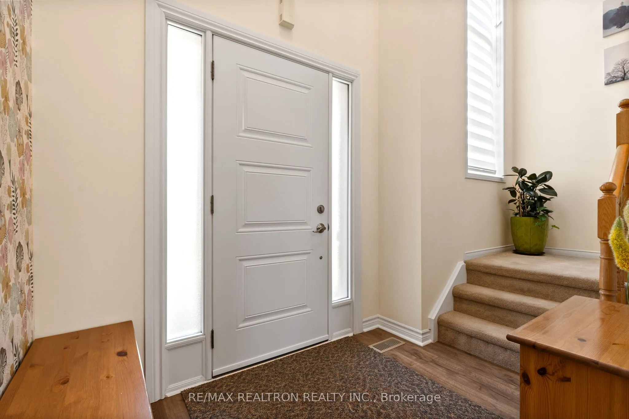 1308 Ashgrove Crescent