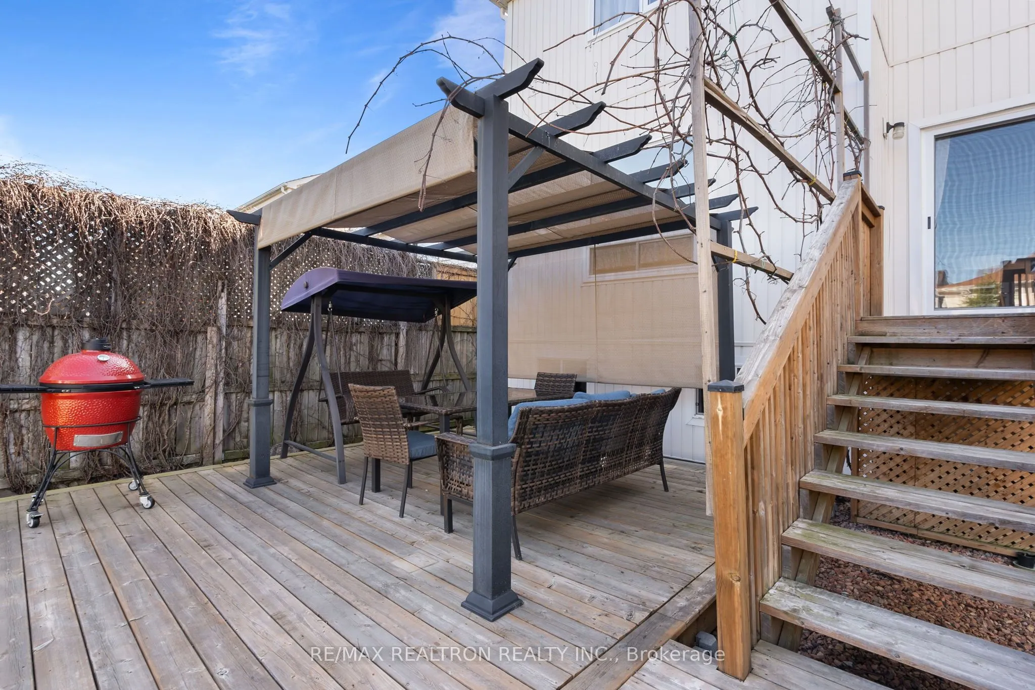 1308 Ashgrove Crescent