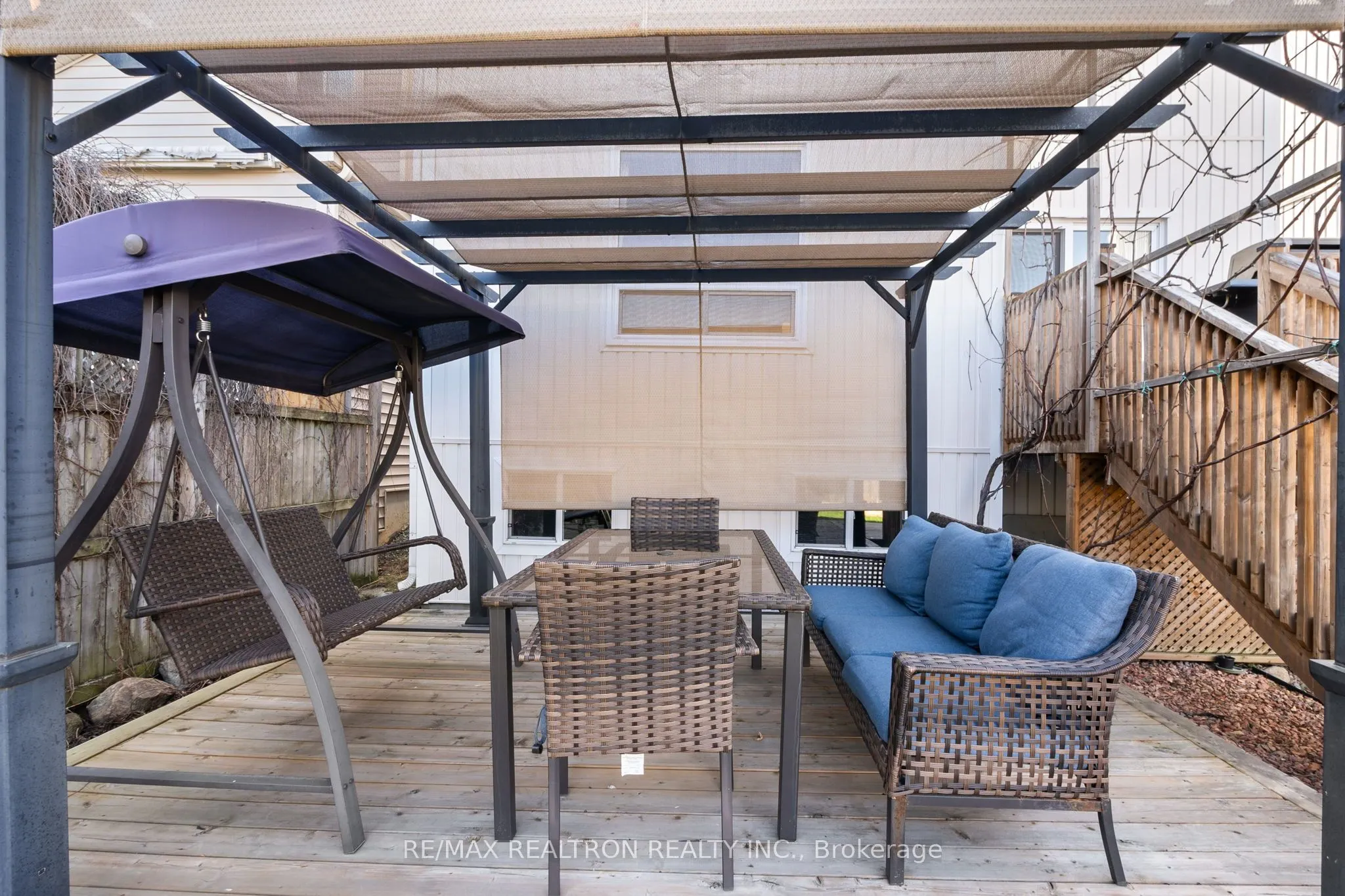 1308 Ashgrove Crescent