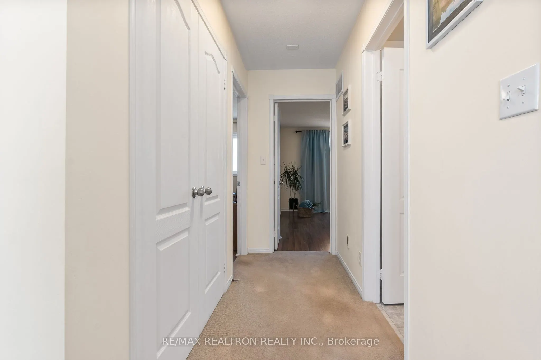 1308 Ashgrove Crescent