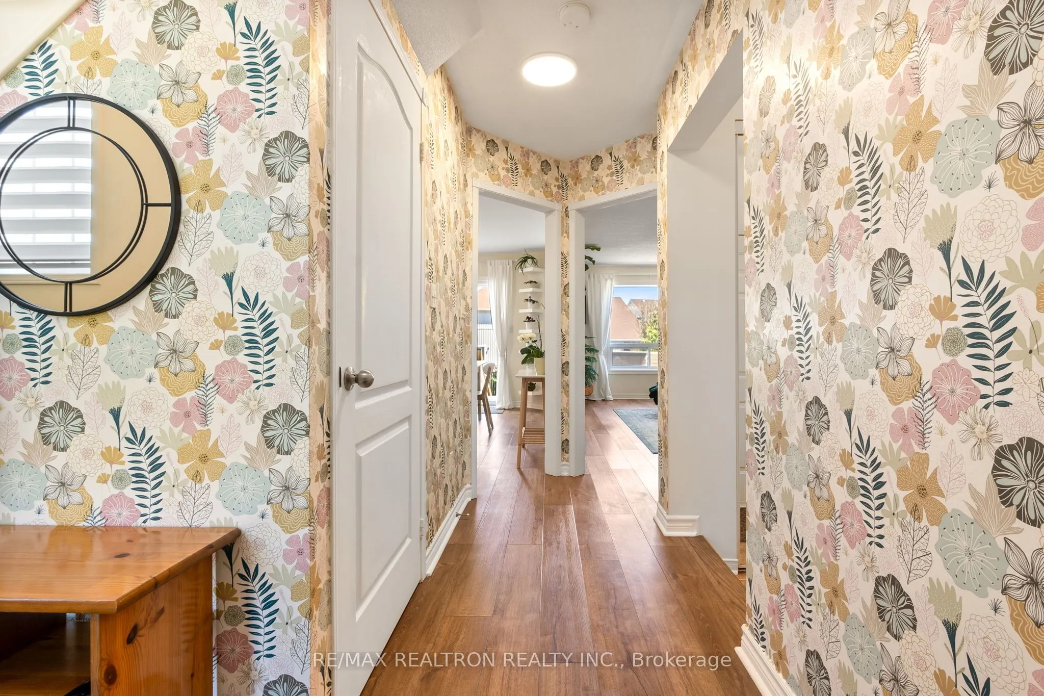1308 Ashgrove Crescent