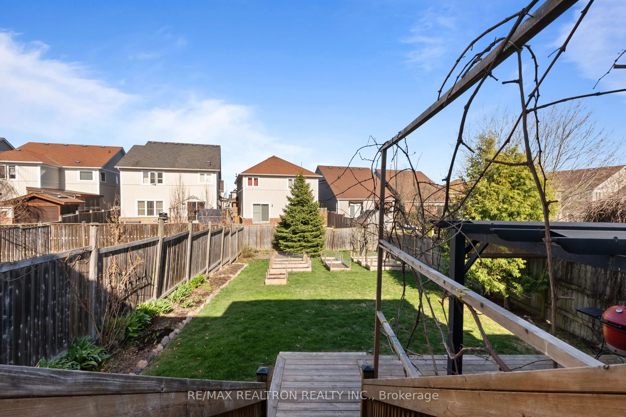 1308 Ashgrove Crescent