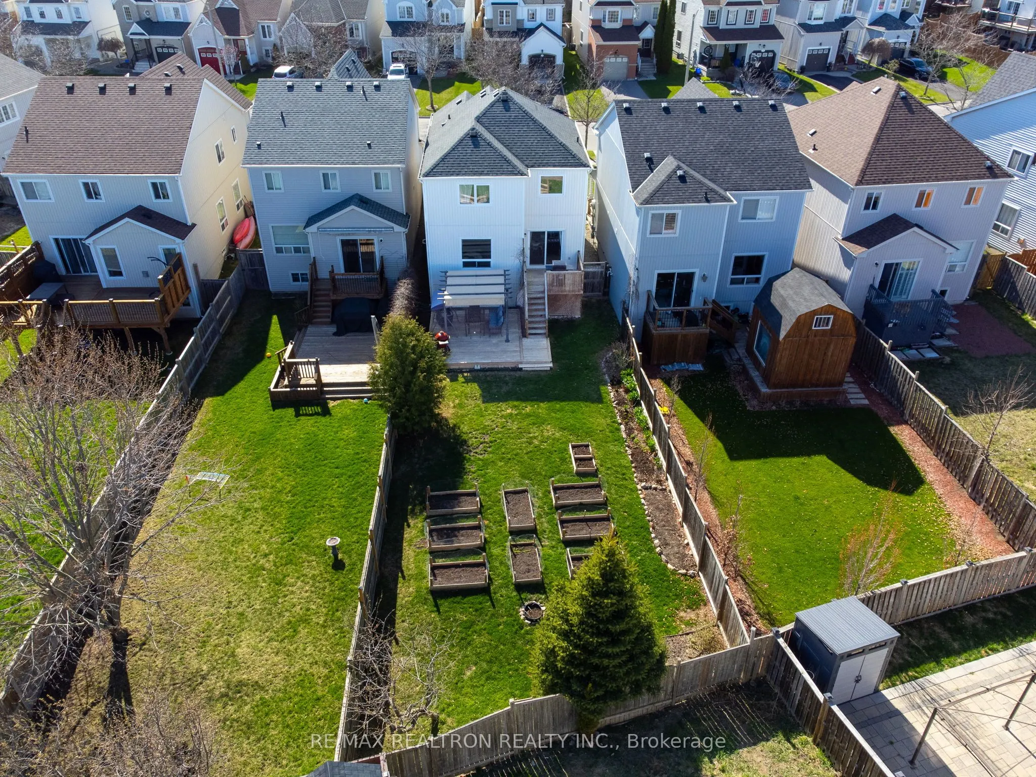 1308 Ashgrove Crescent
