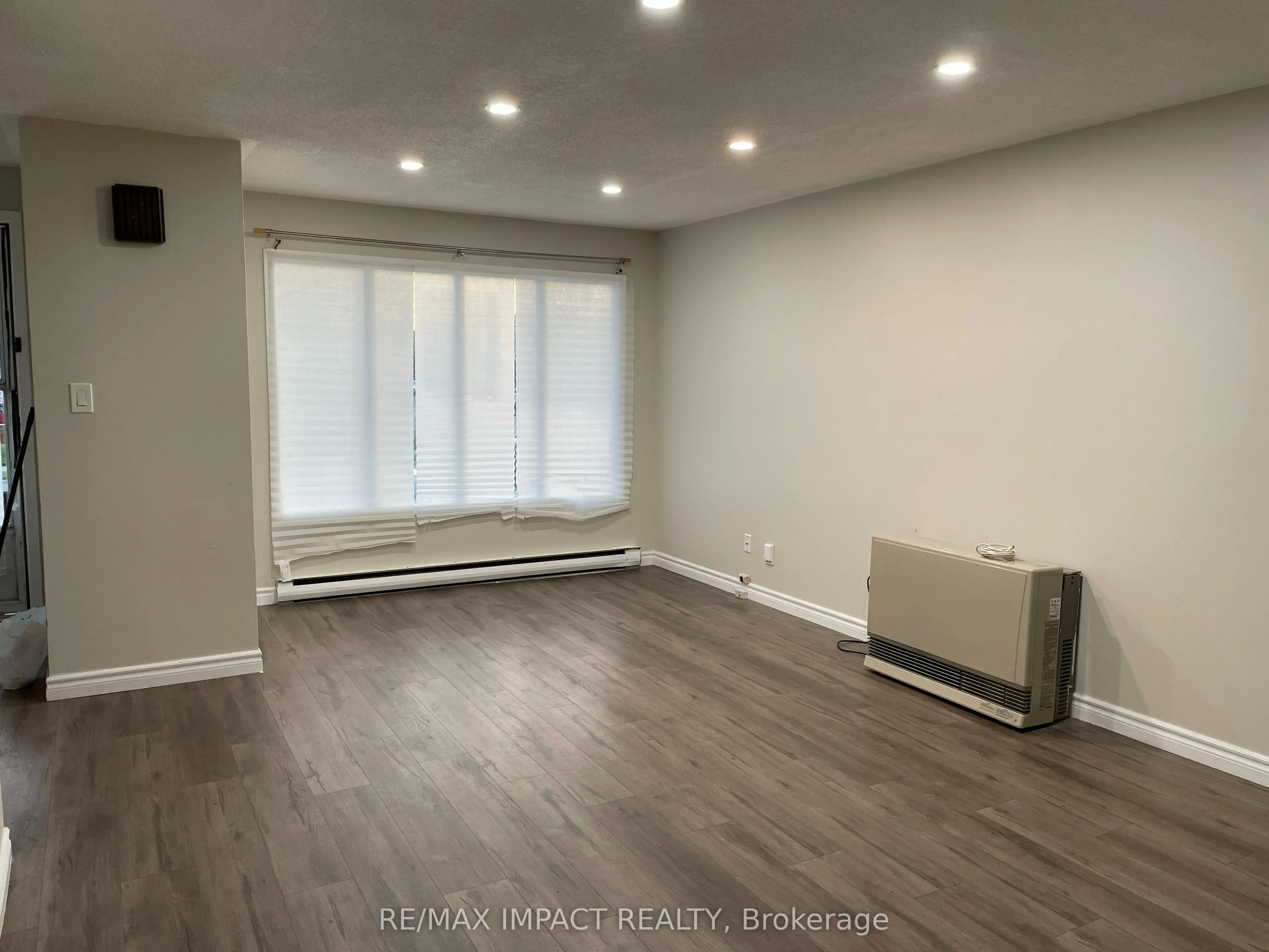 957 Glen Street S, #Upper