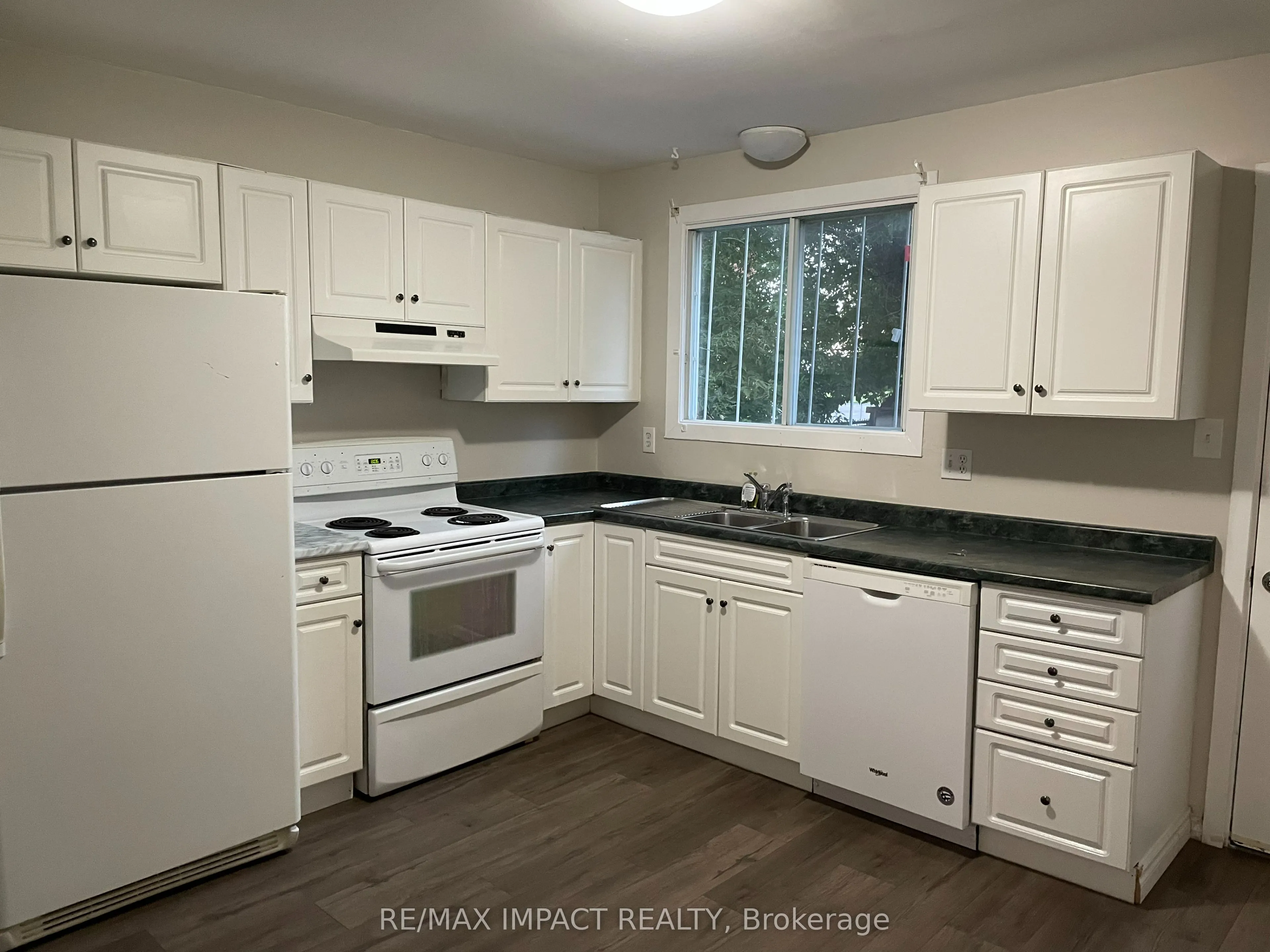 957 Glen Street S, #Upper