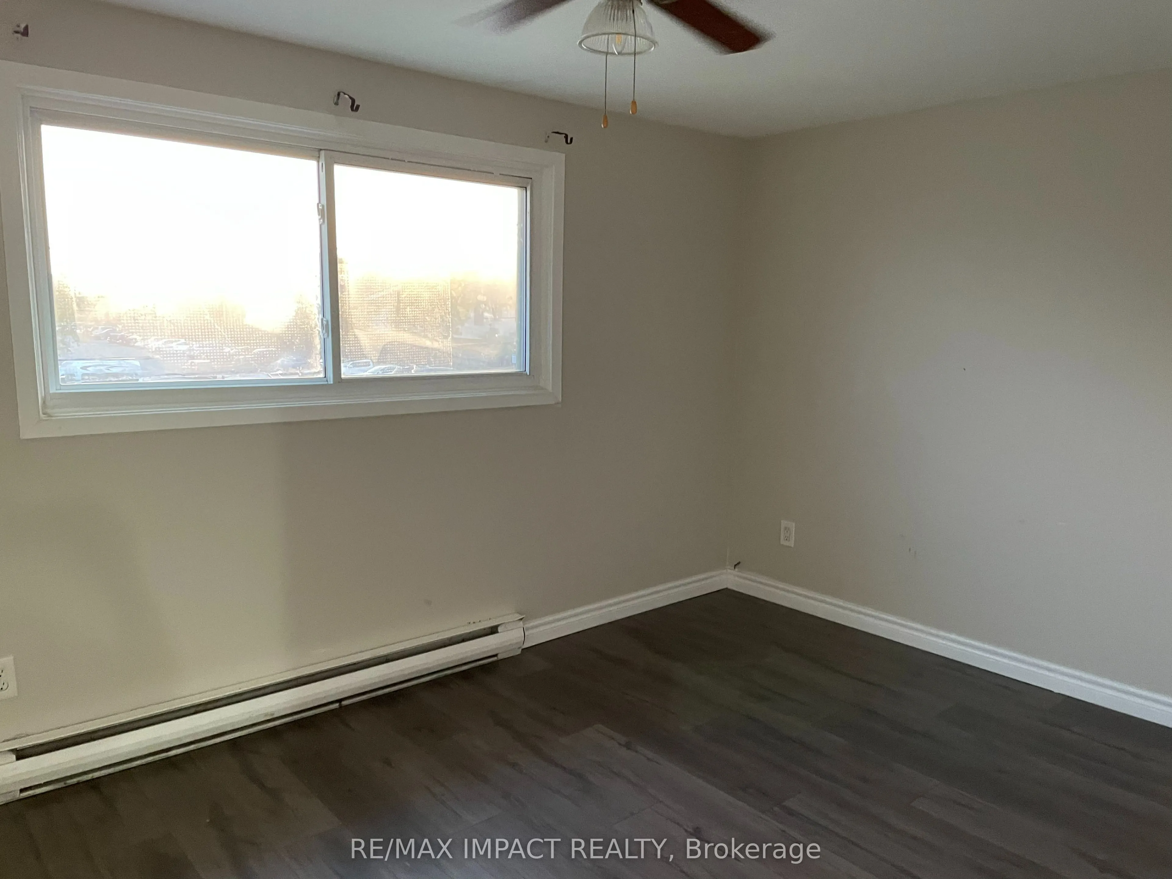 957 Glen Street S, #Upper