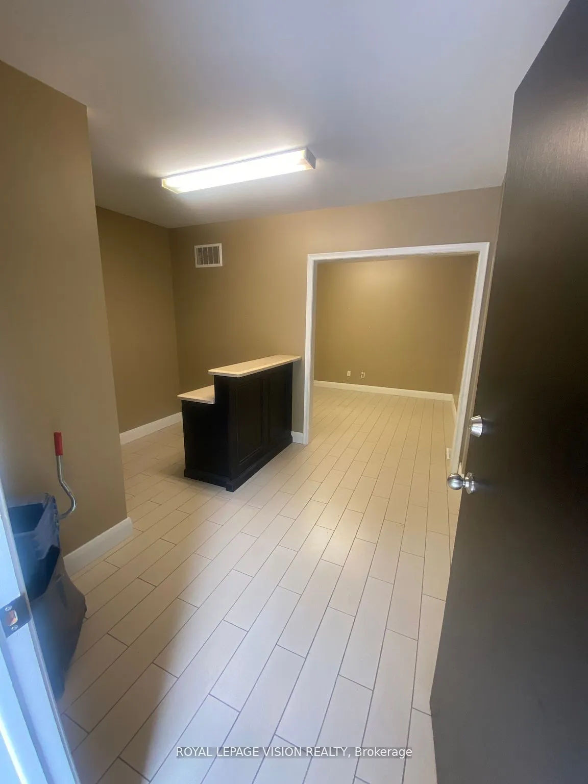 946 Simcoe Street N, #Unit 2