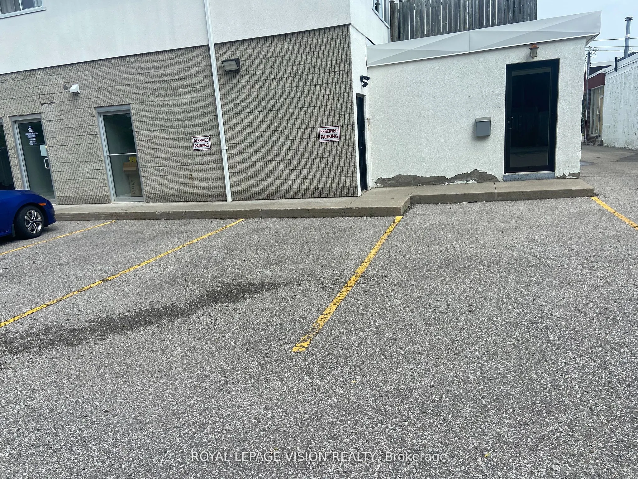 946 Simcoe Street N, #Unit 2