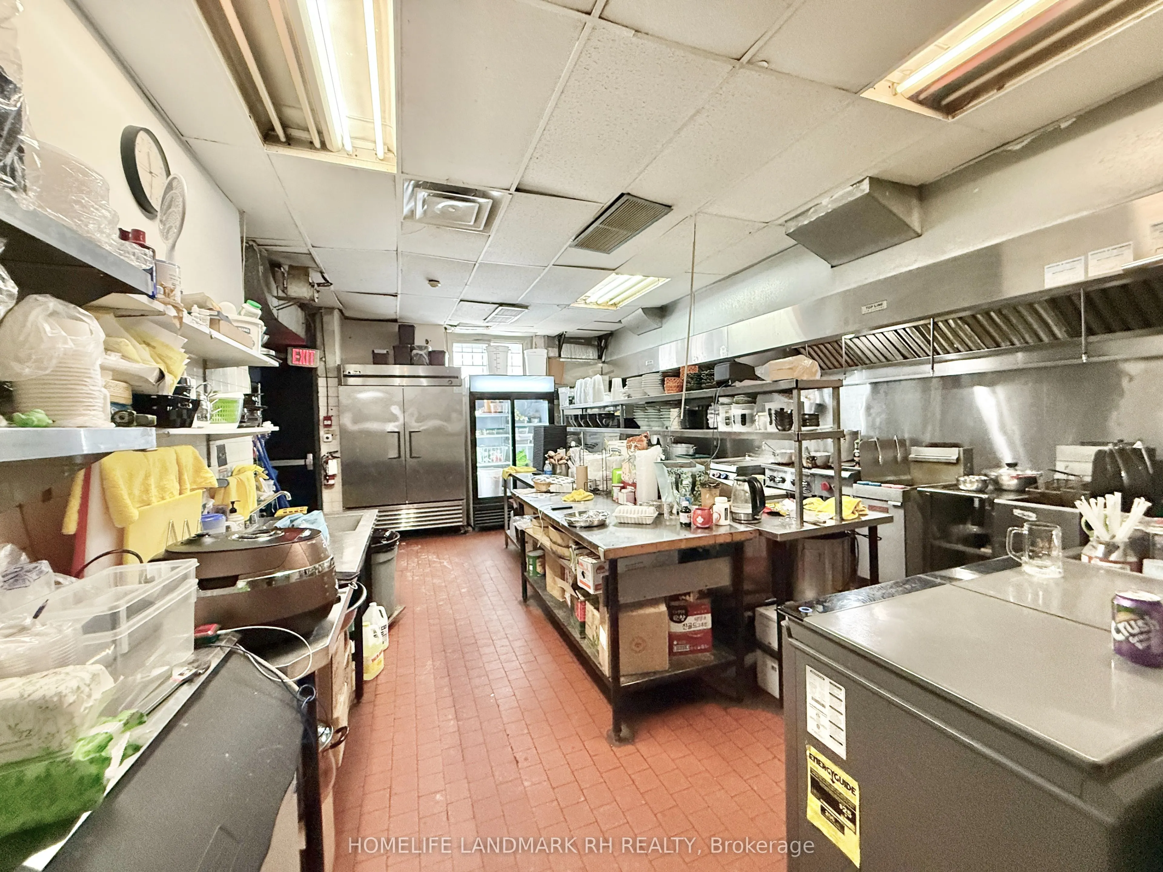 107 Brock Street S