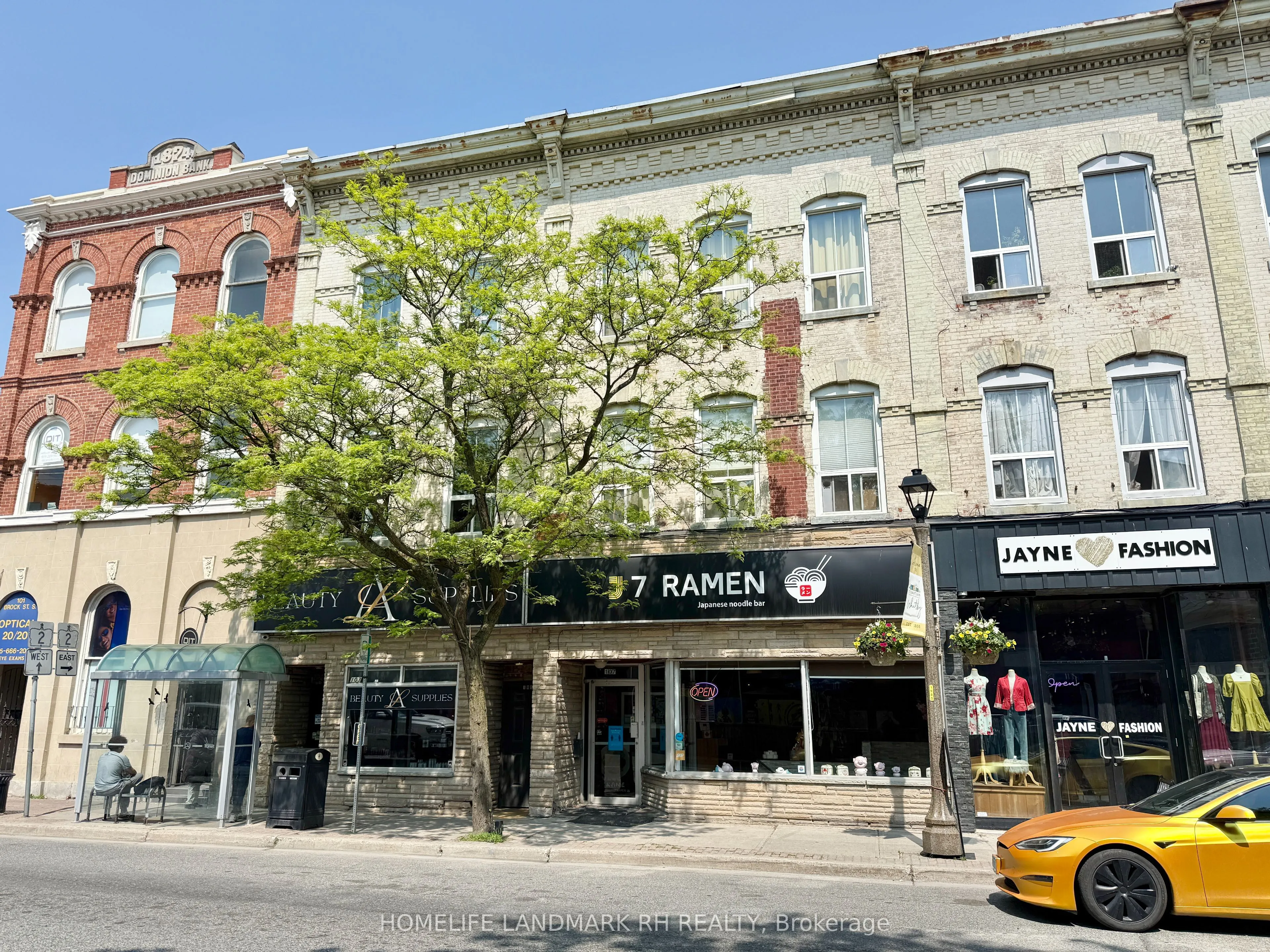 107 Brock Street S