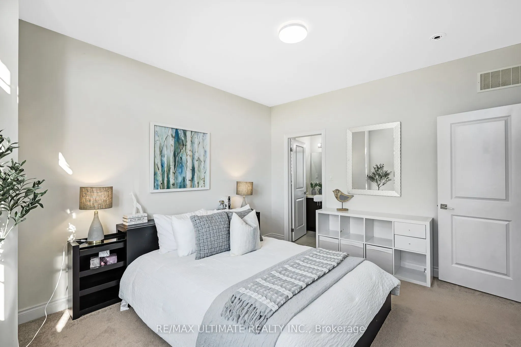 42 Donwoods Crescent