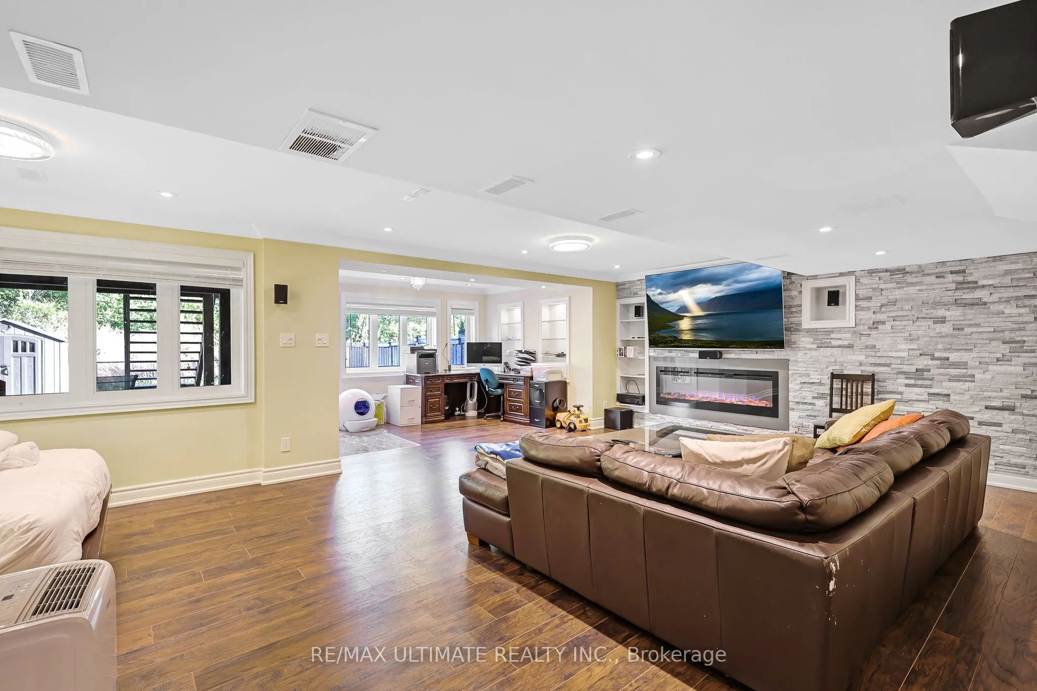 42 Donwoods Crescent
