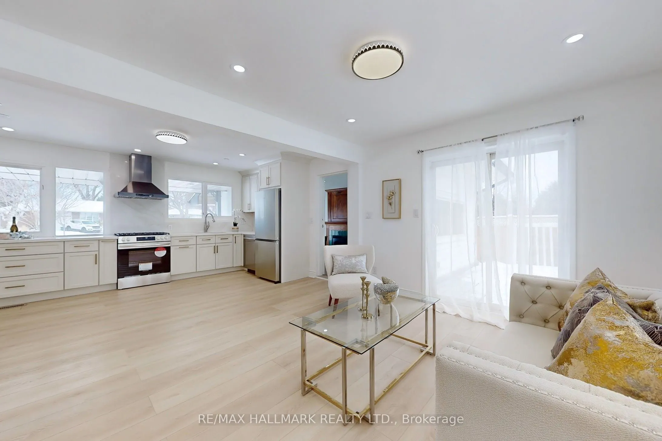 696 Jasmine Crescent
