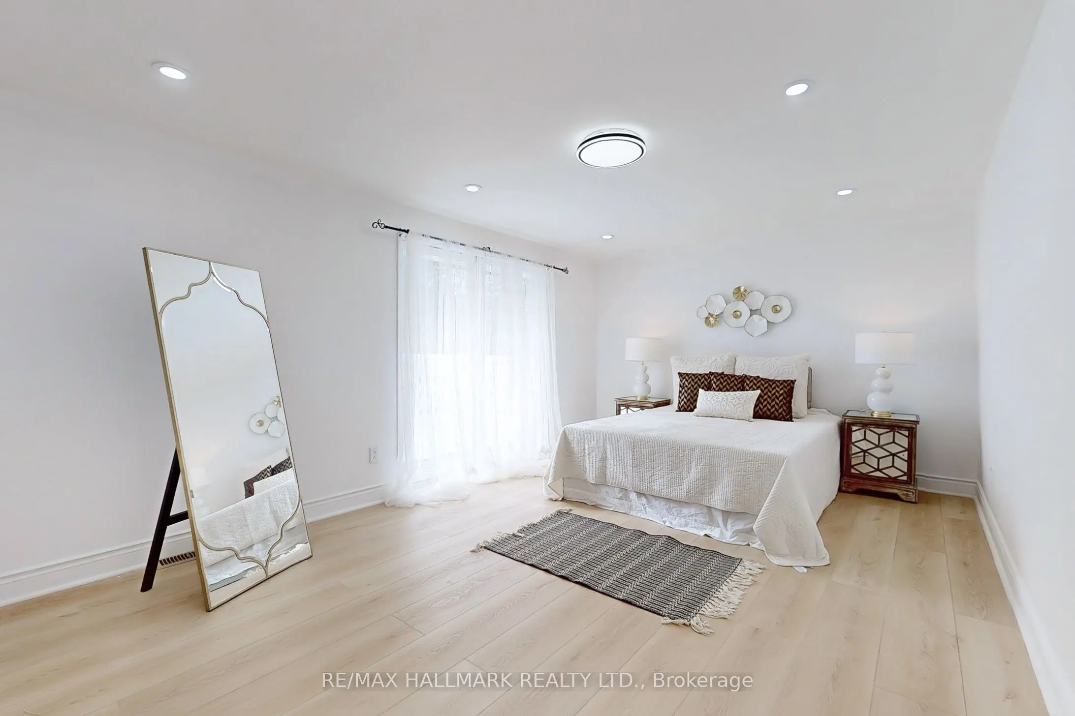 696 Jasmine Crescent