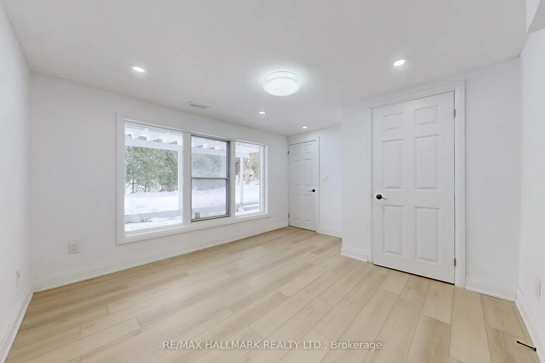 696 Jasmine Crescent