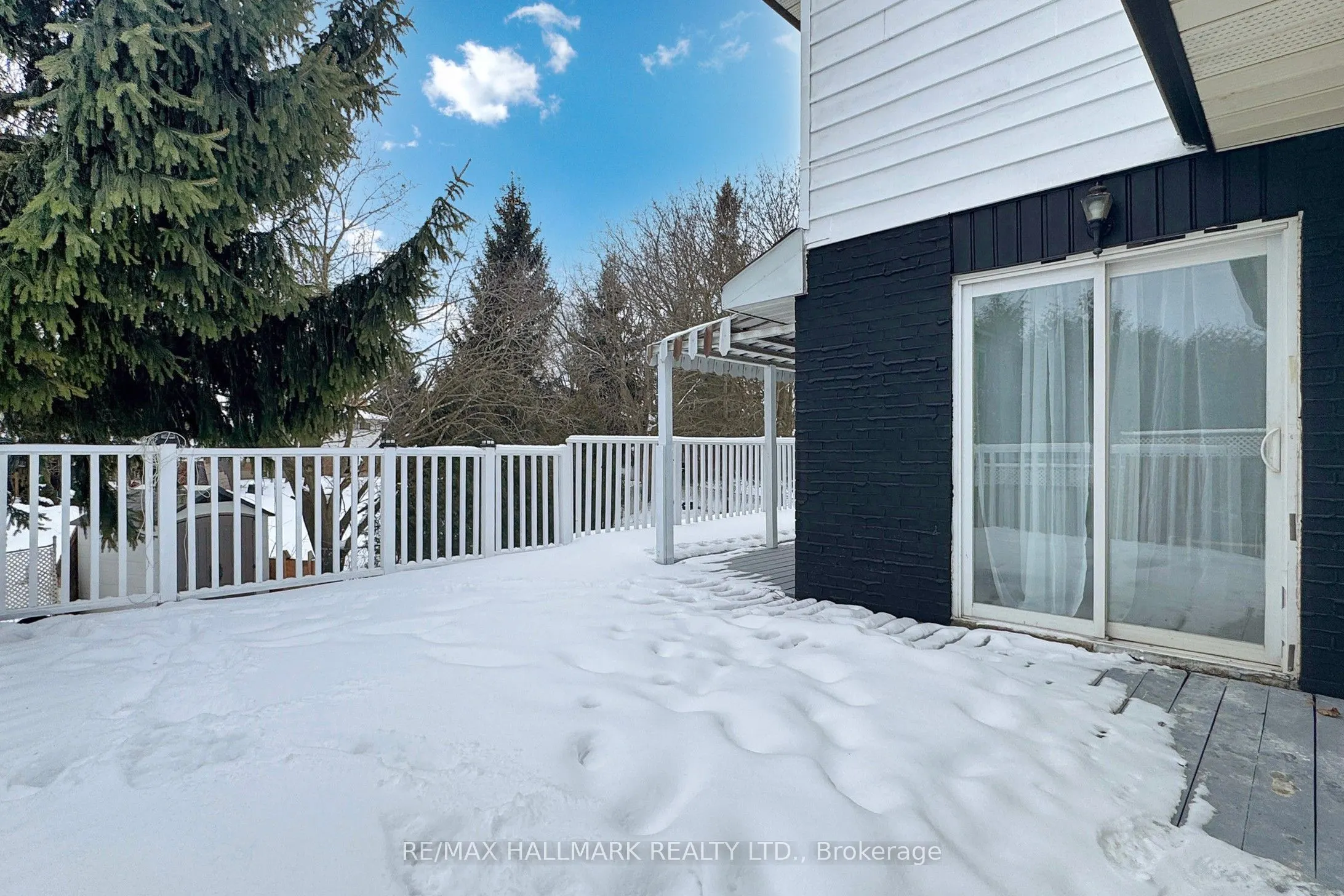 696 Jasmine Crescent