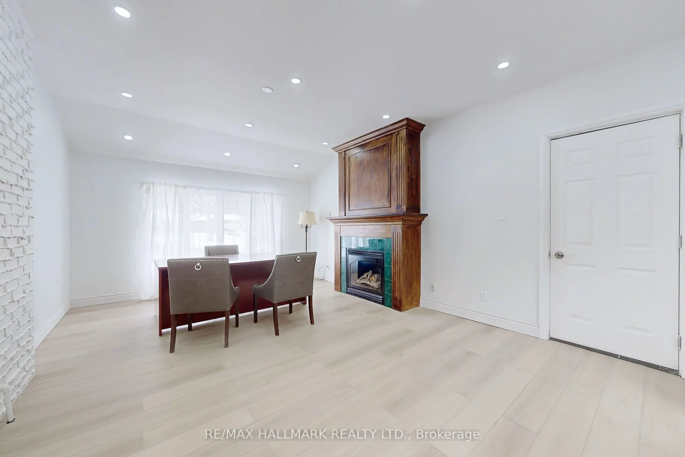 696 Jasmine Crescent