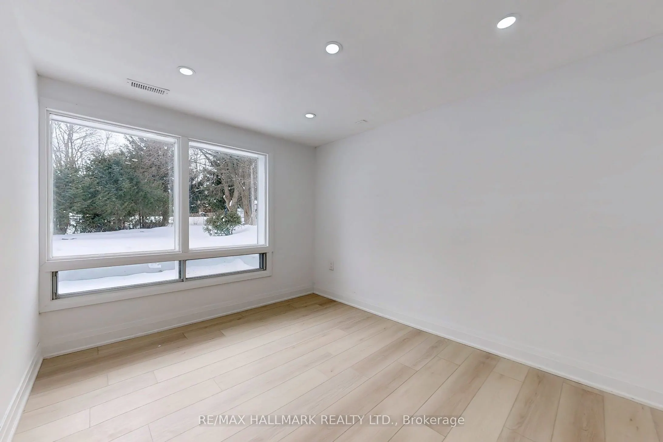 696 Jasmine Crescent