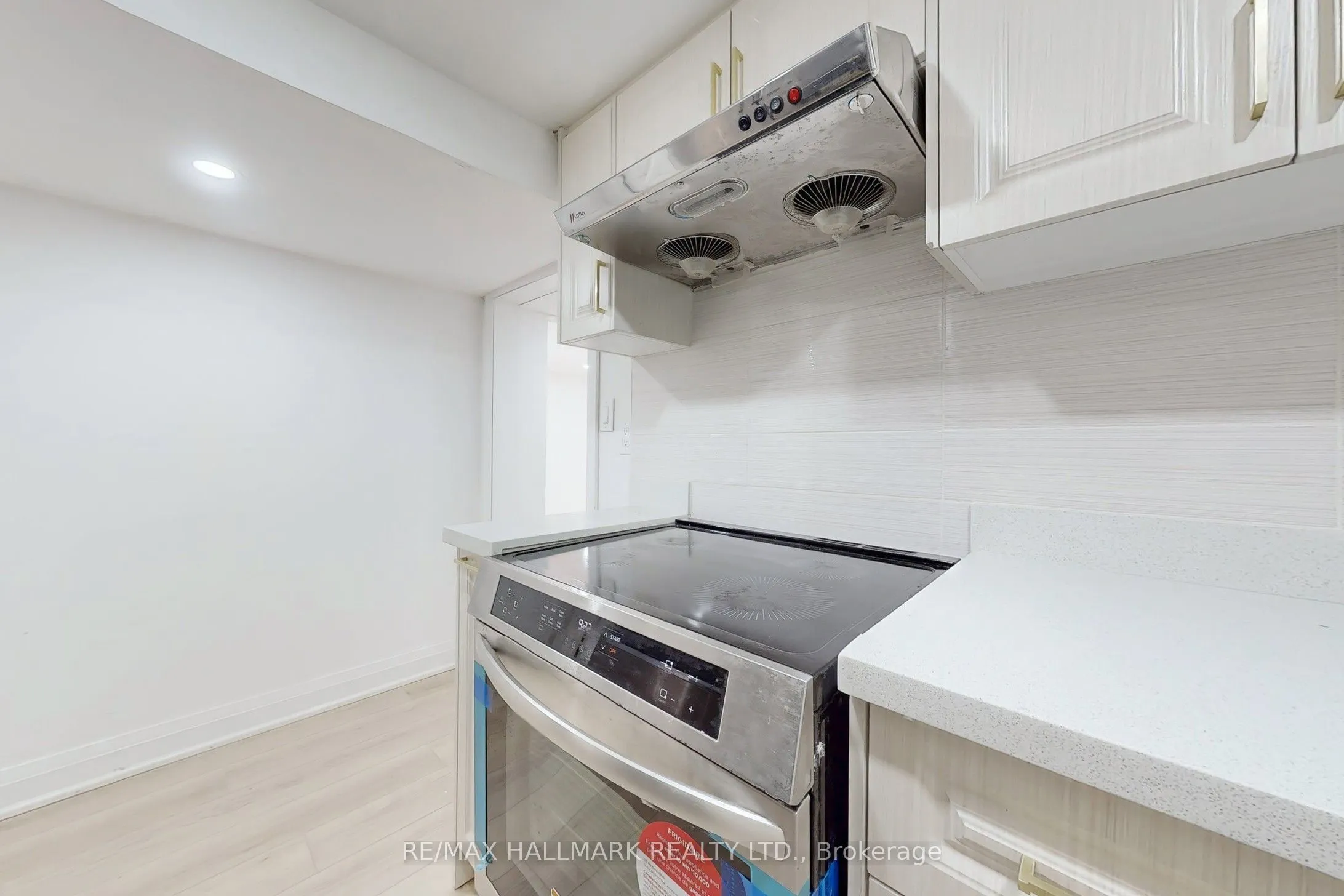 696 Jasmine Crescent