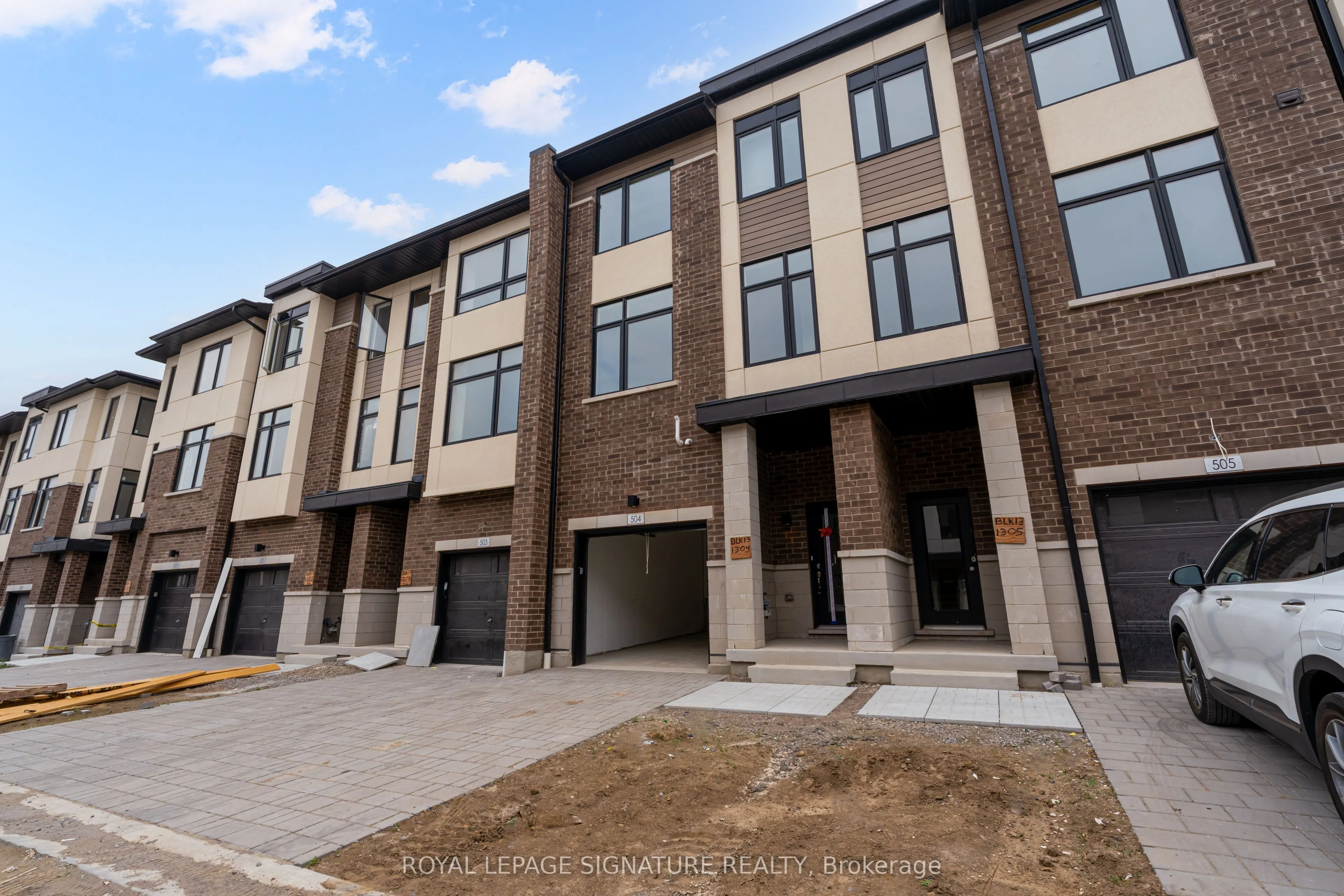 1695 Dersan Street, #504