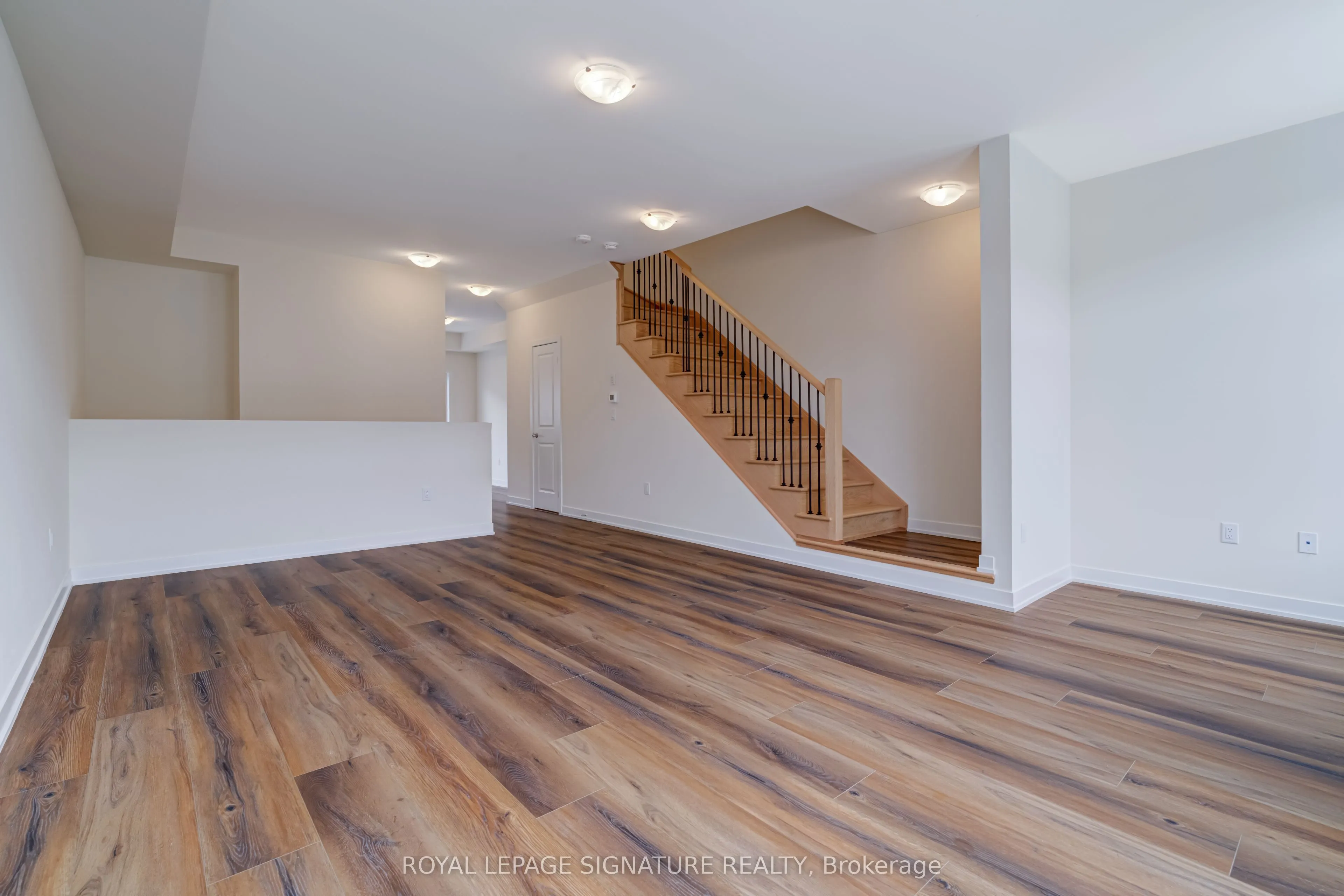 1695 Dersan Street, #504