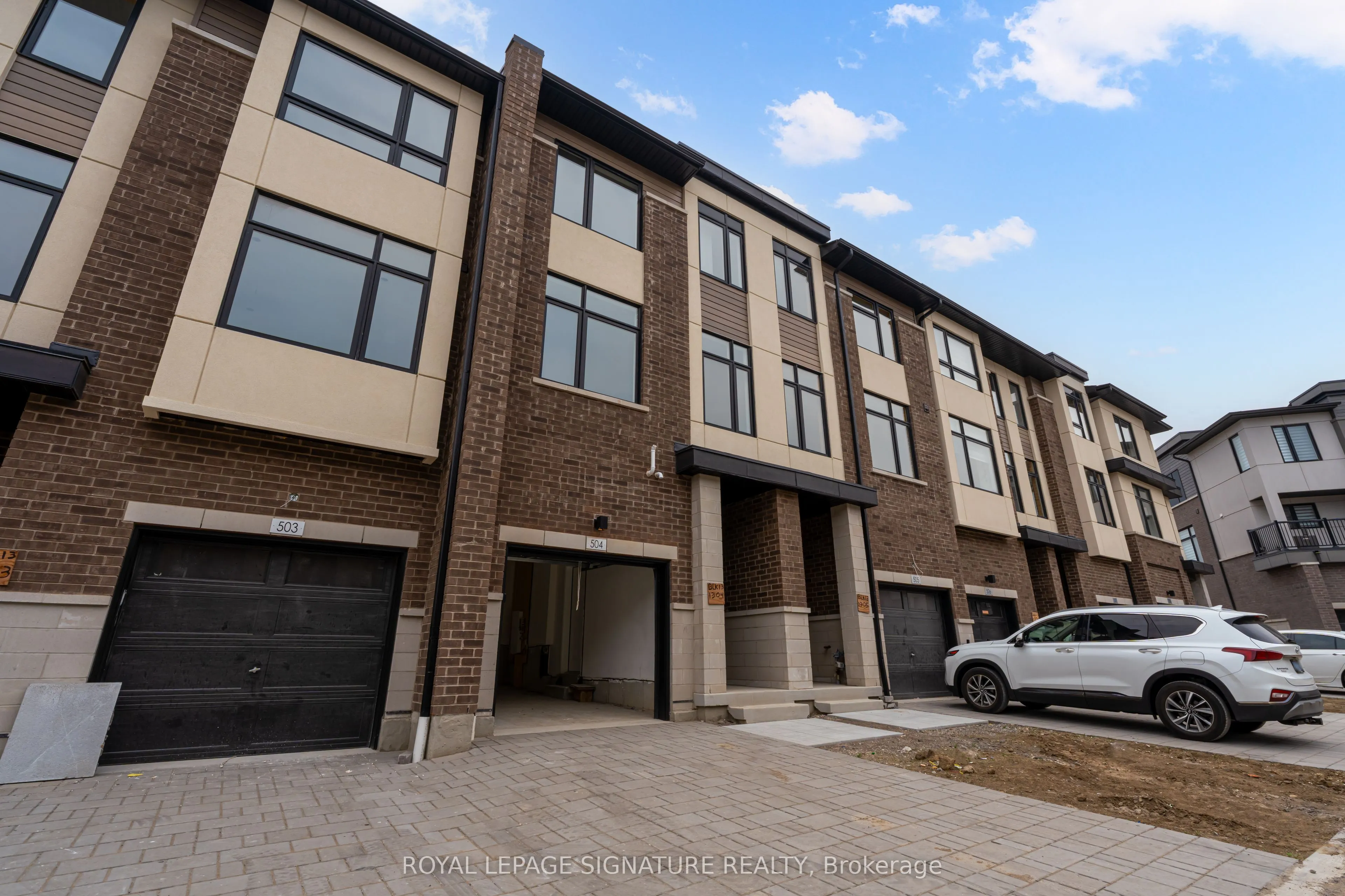 1695 Dersan Street, #504