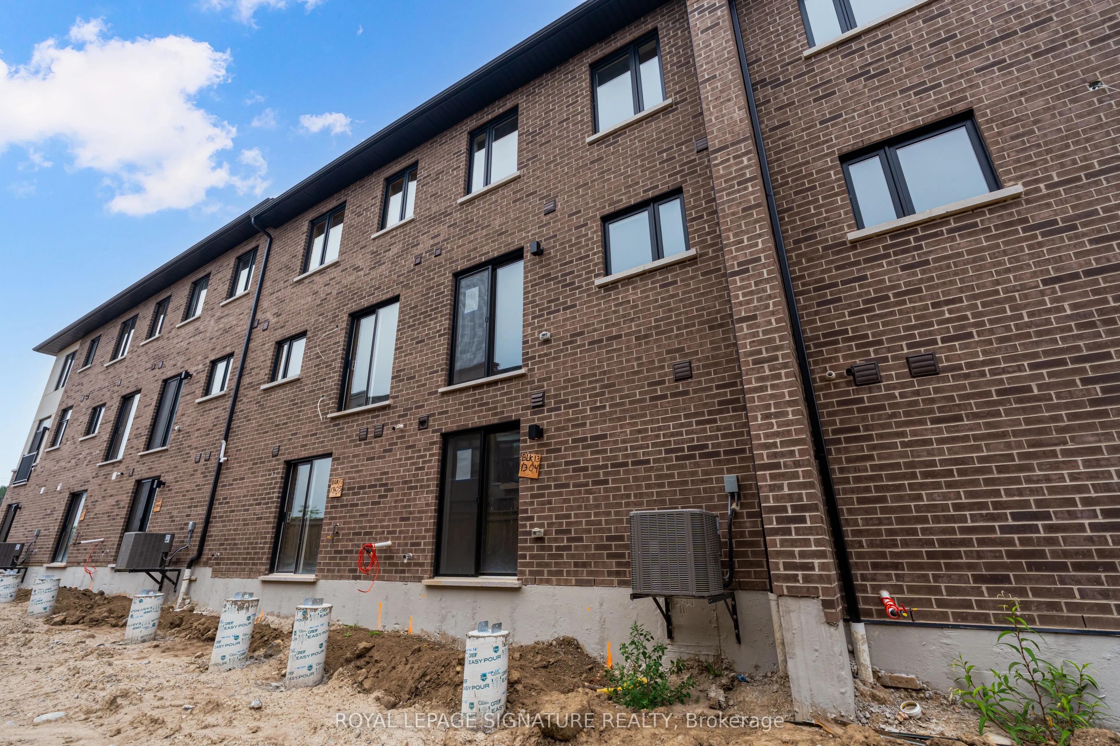 1695 Dersan Street, #504