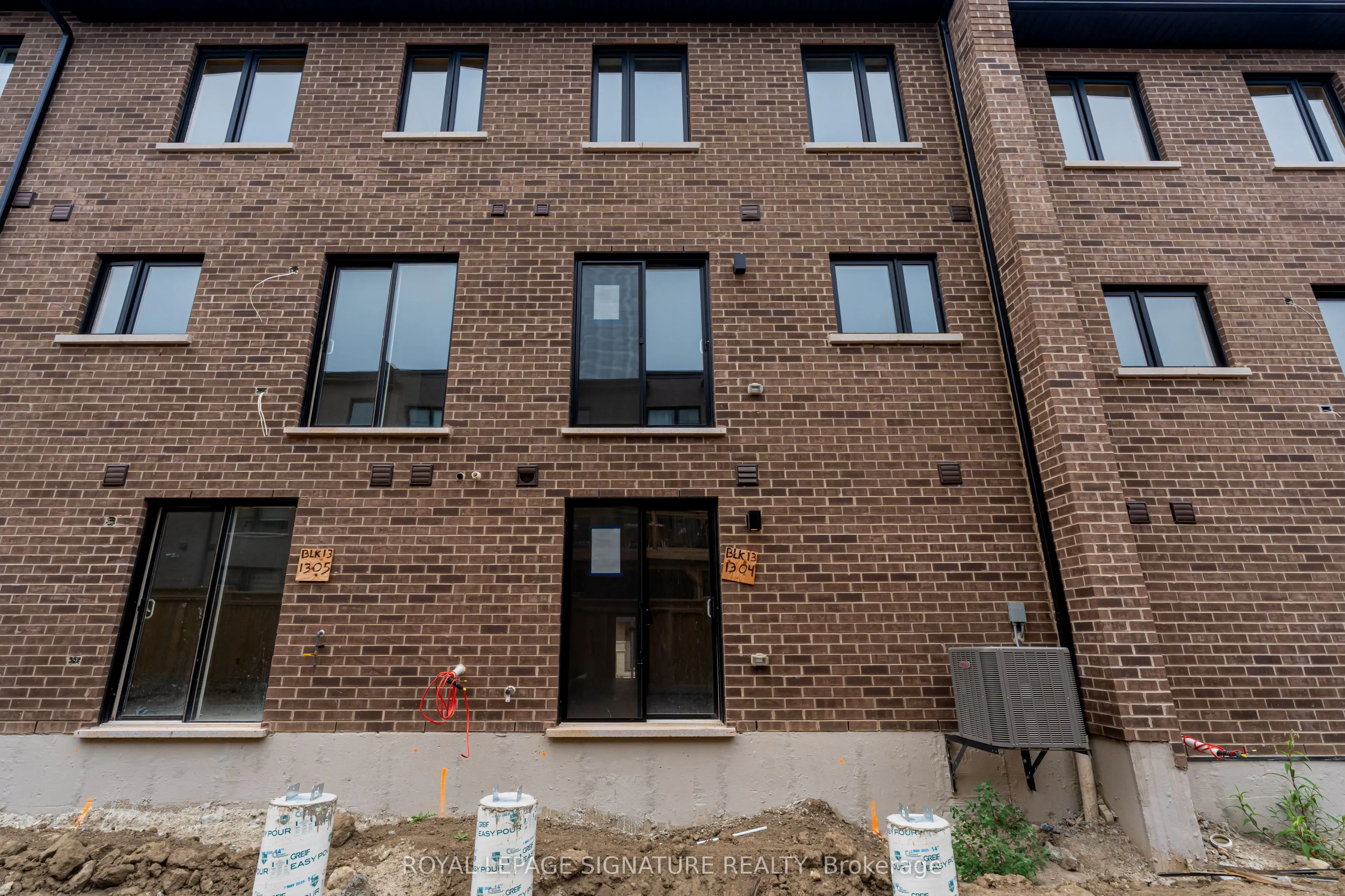 1695 Dersan Street, #504