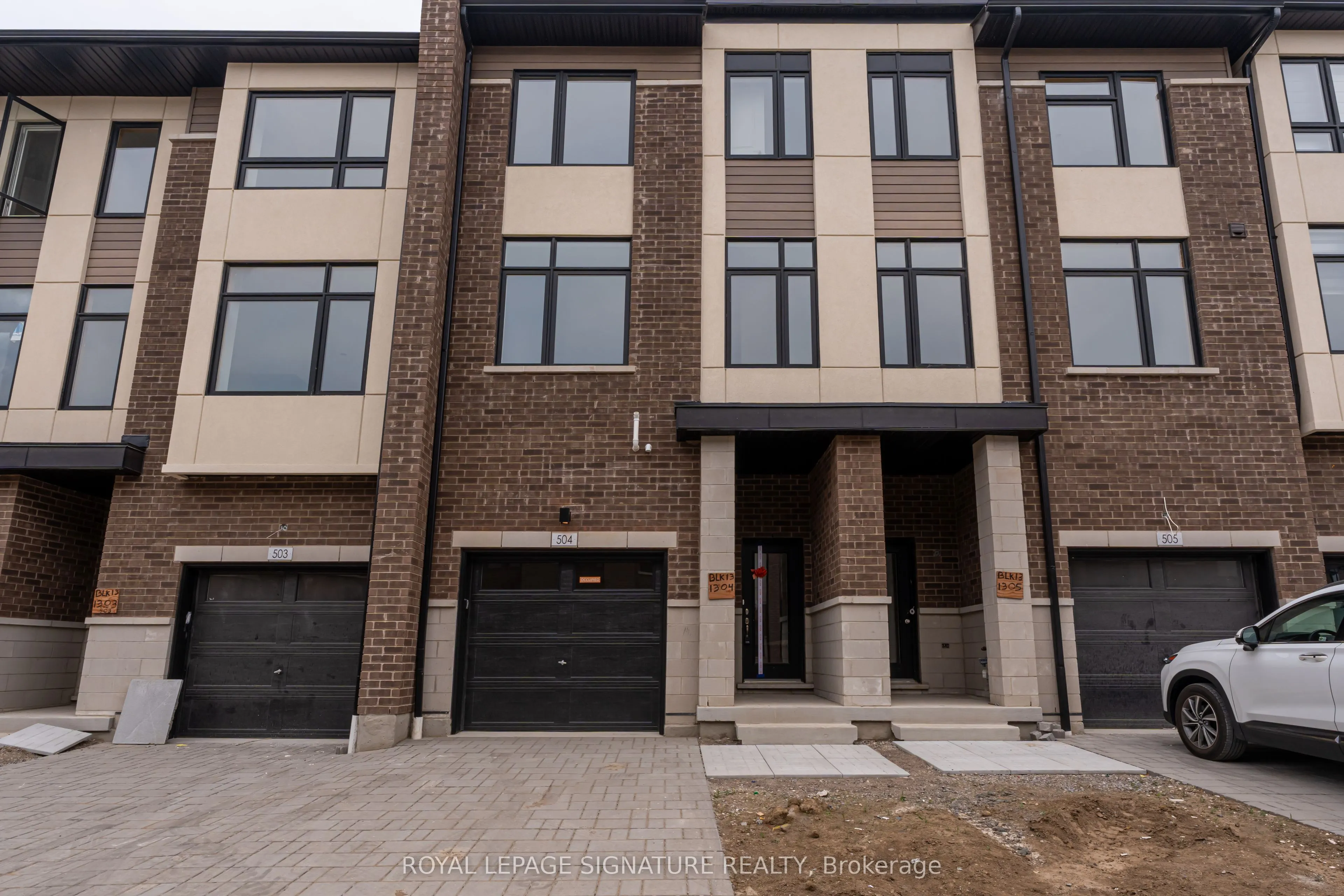 1695 Dersan Street, #504