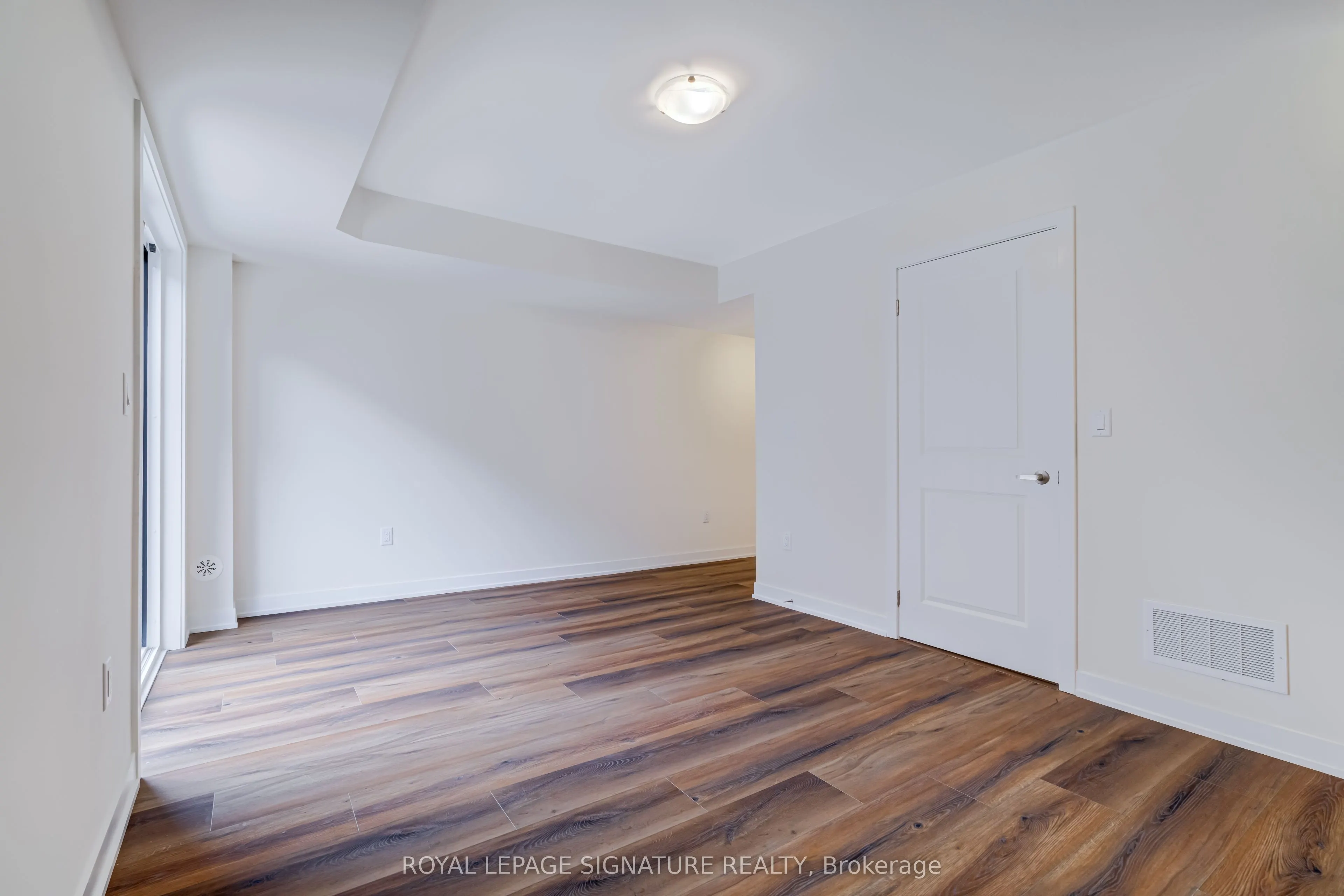 1695 Dersan Street, #504