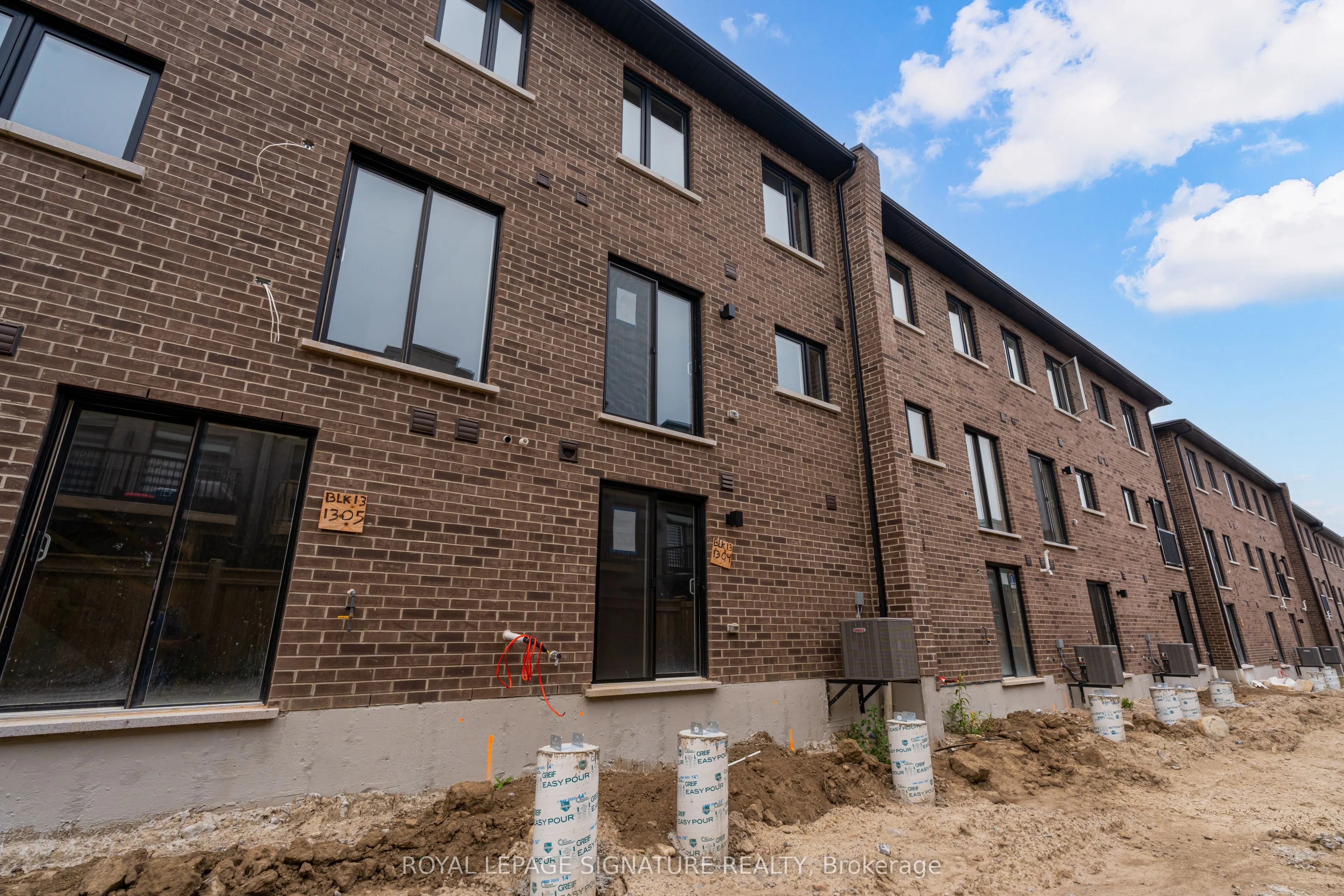 1695 Dersan Street, #504