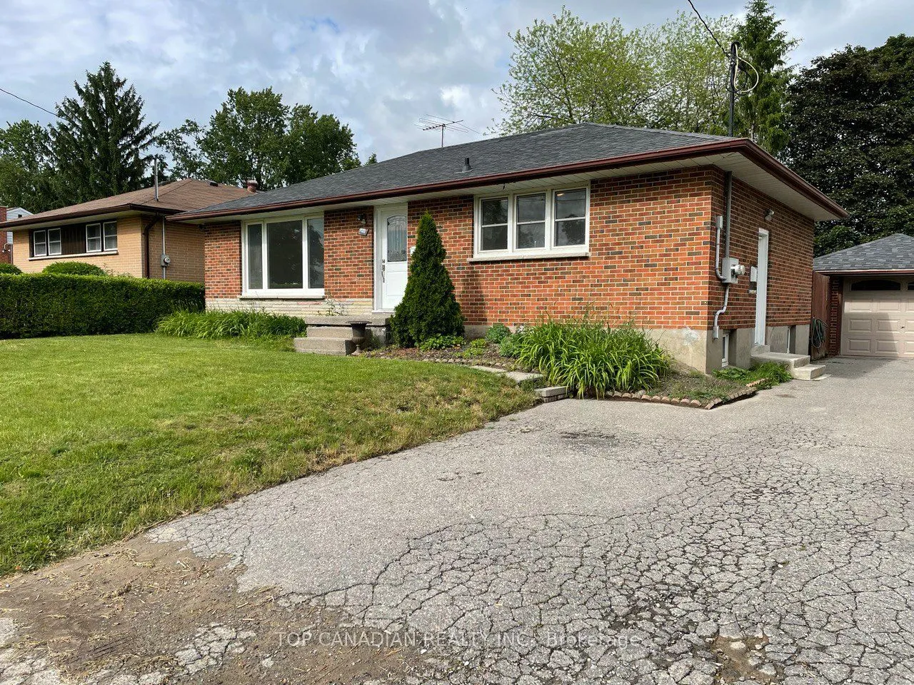 599 Gibbons Street