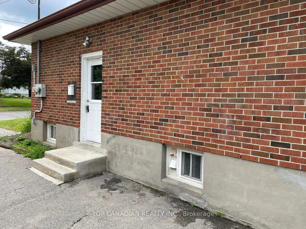 599 Gibbons Street