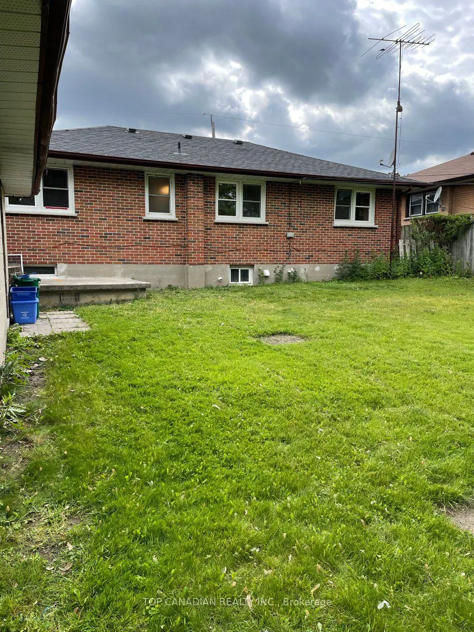 599 Gibbons Street